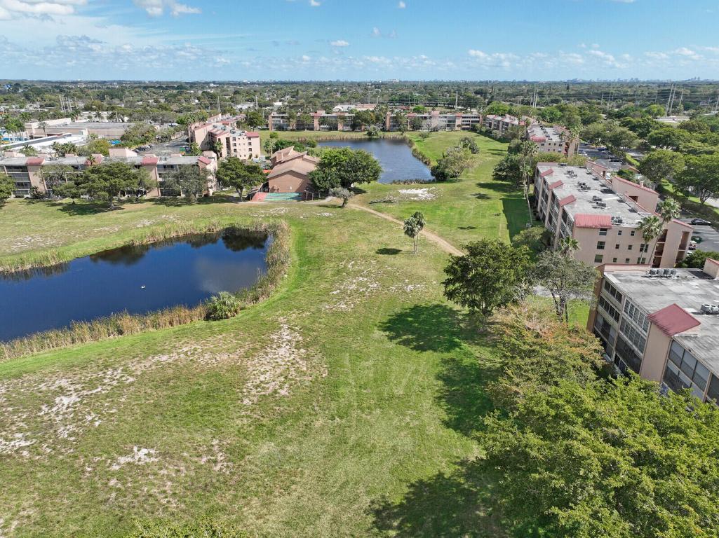 PALM LAKES CONDO - Residential
