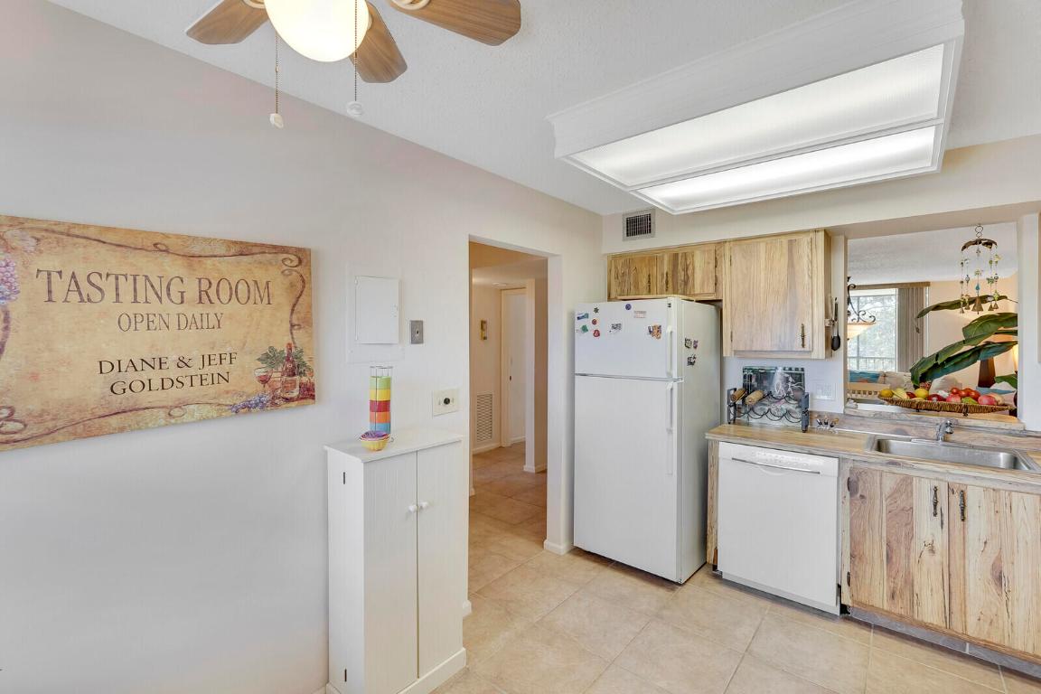 PALM LAKES CONDO - Residential