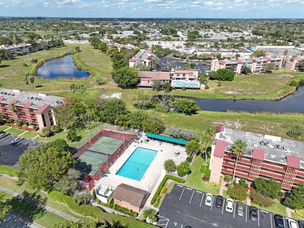 PALM LAKES CONDO - Residential