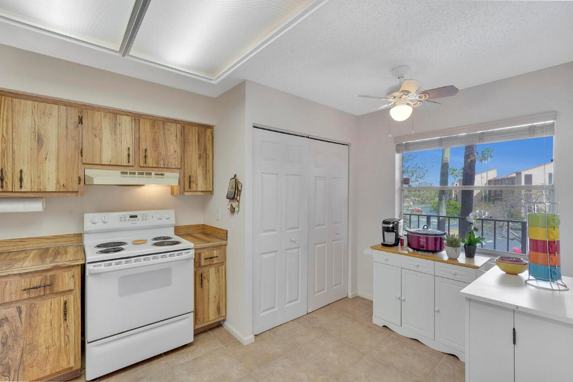 PALM LAKES CONDO - Residential