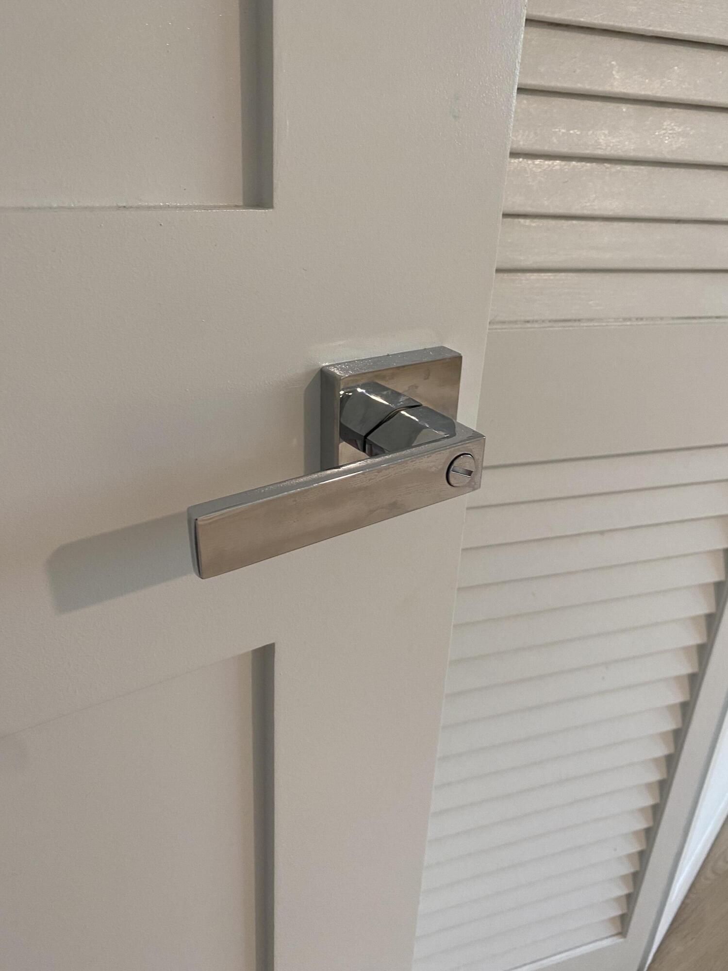 VILLAGE ROYALE CONDO 2 - Residential