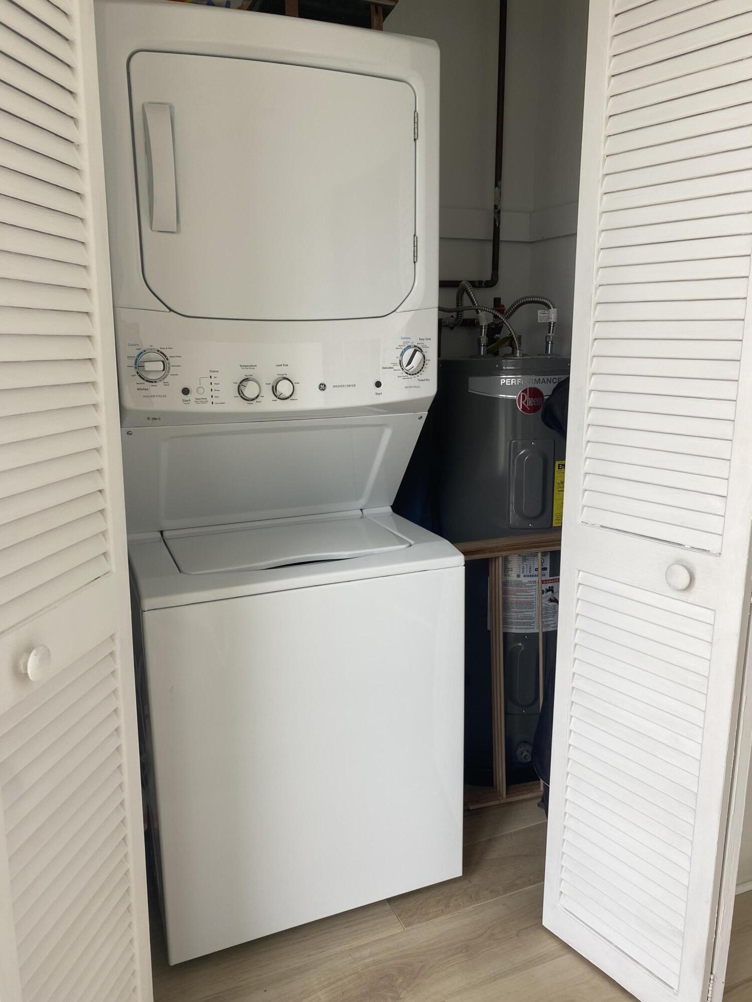 VILLAGE ROYALE CONDO 2 - Residential