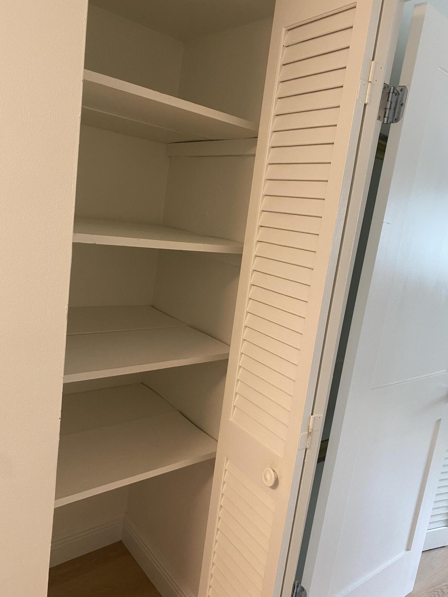 VILLAGE ROYALE CONDO 2 - Residential