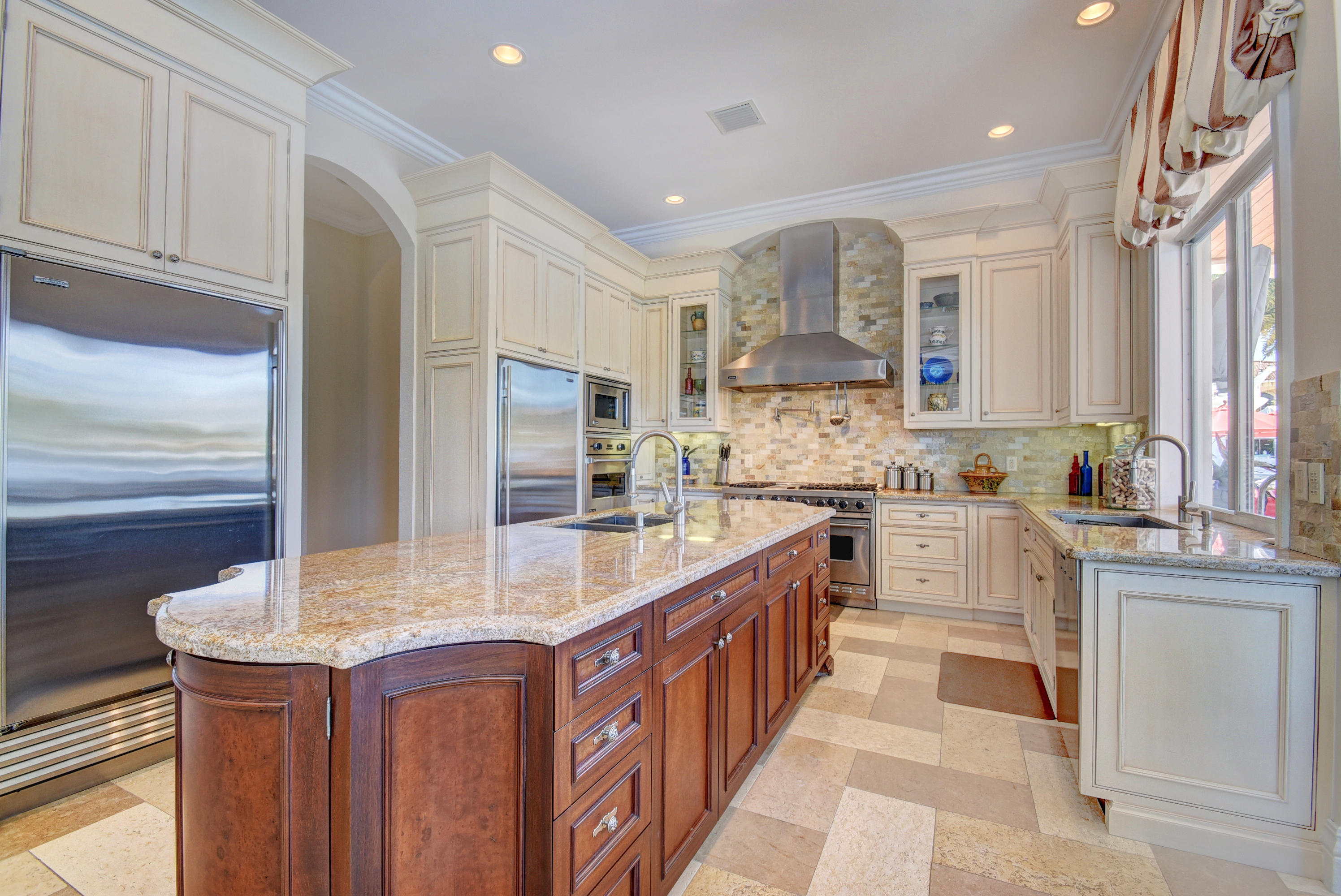 VENETIAN ISLES - Residential