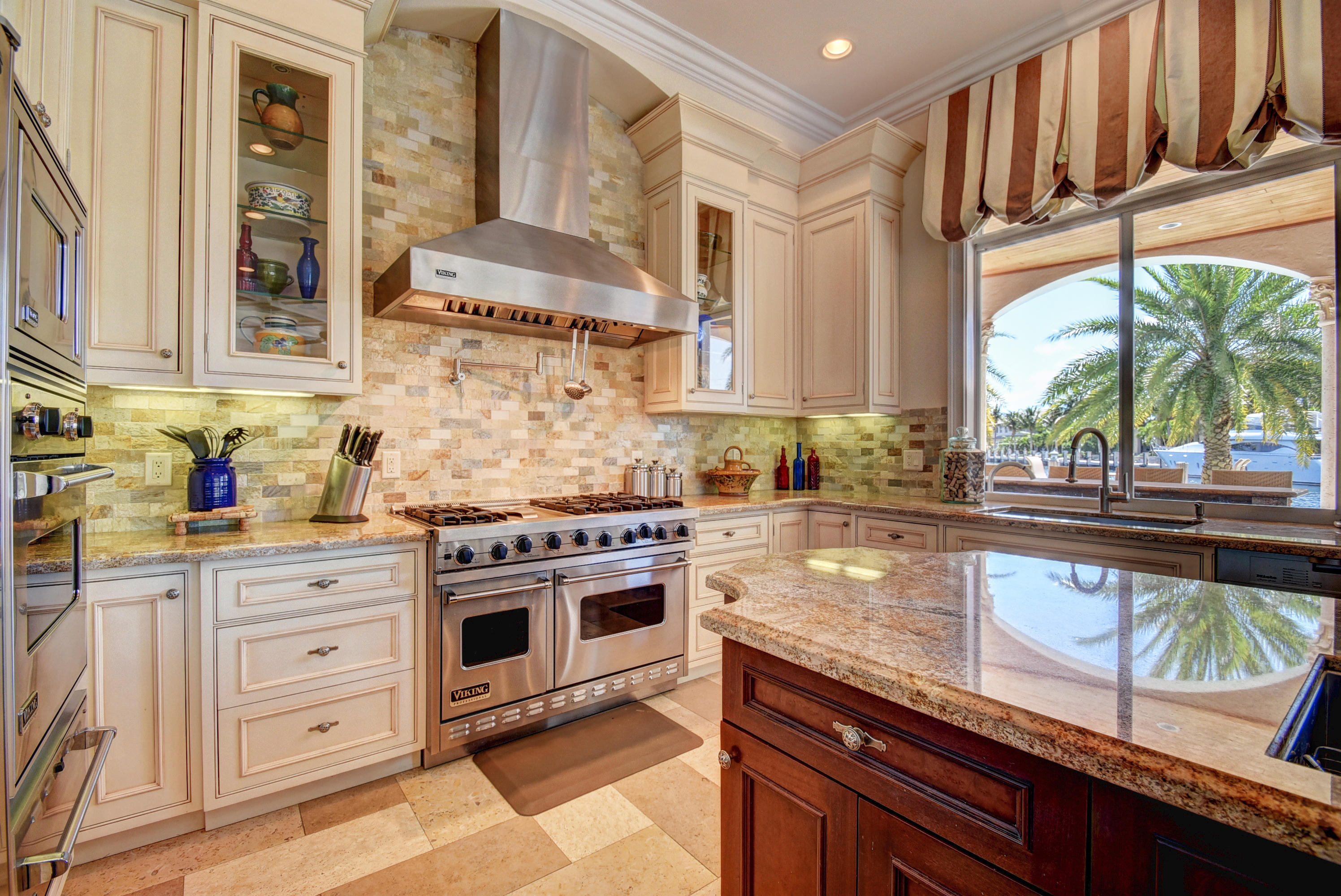 VENETIAN ISLES - Residential