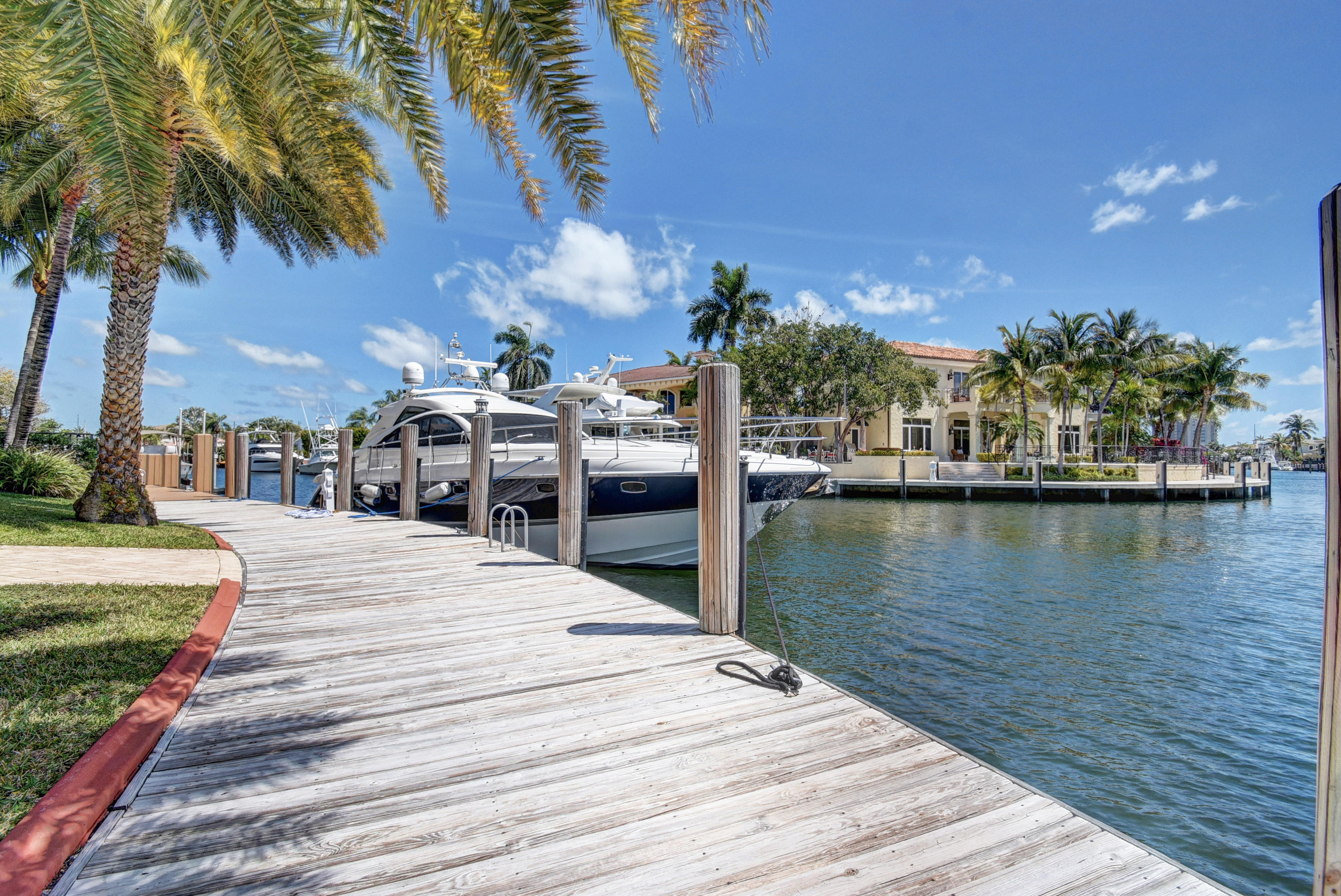 VENETIAN ISLES - Residential