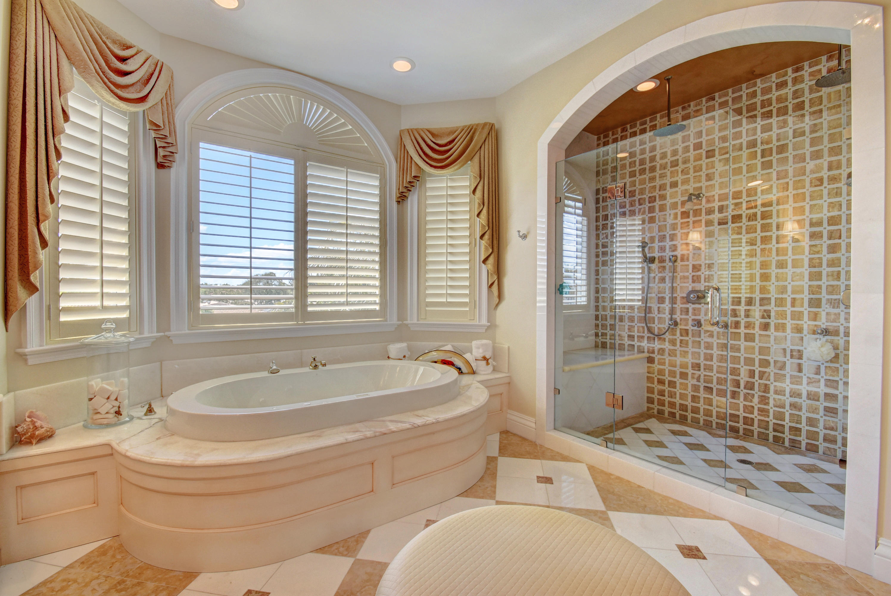 VENETIAN ISLES - Residential