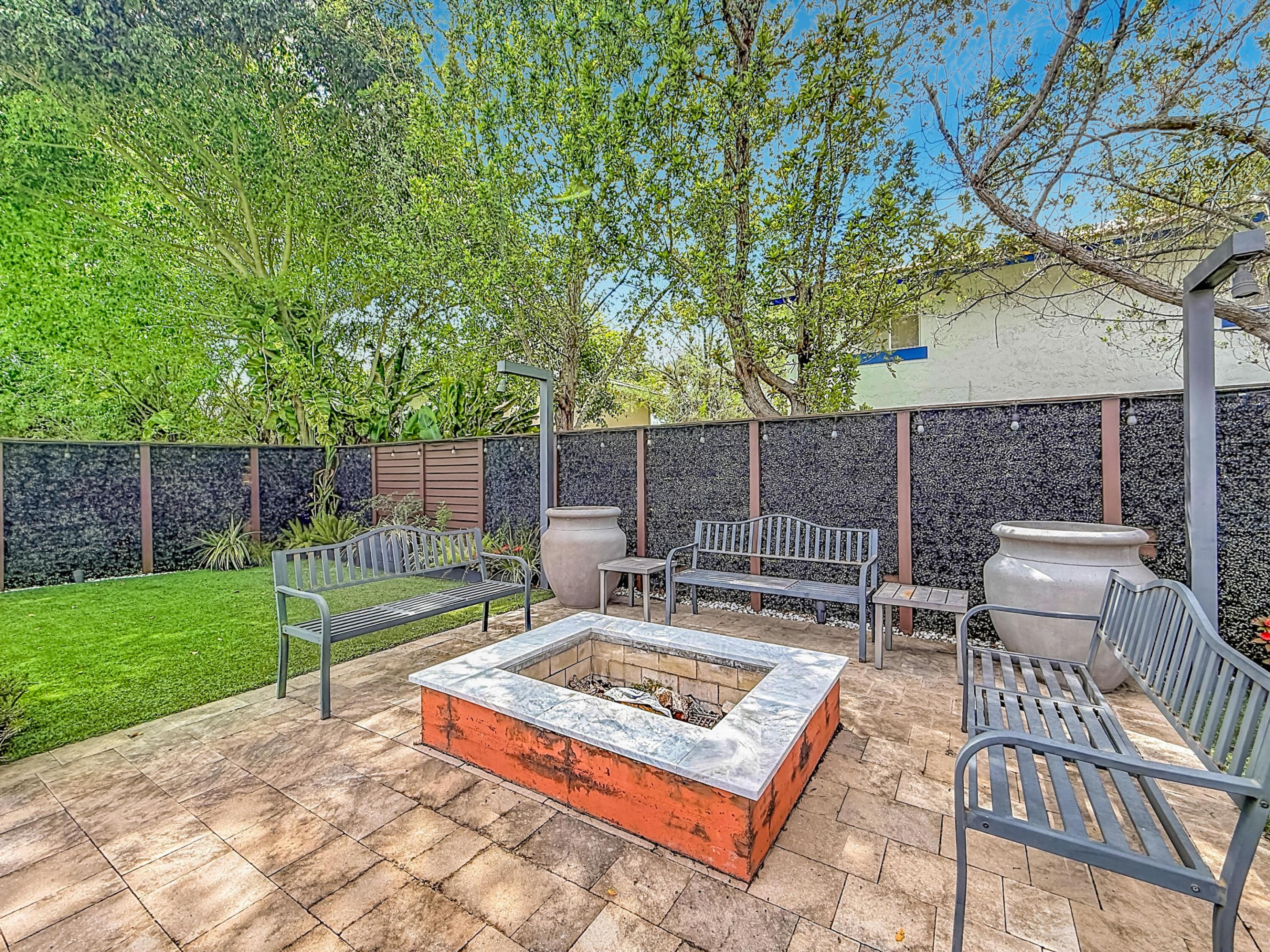 CORAL SPRINGS UNIVERSITY DRIVE - Residential