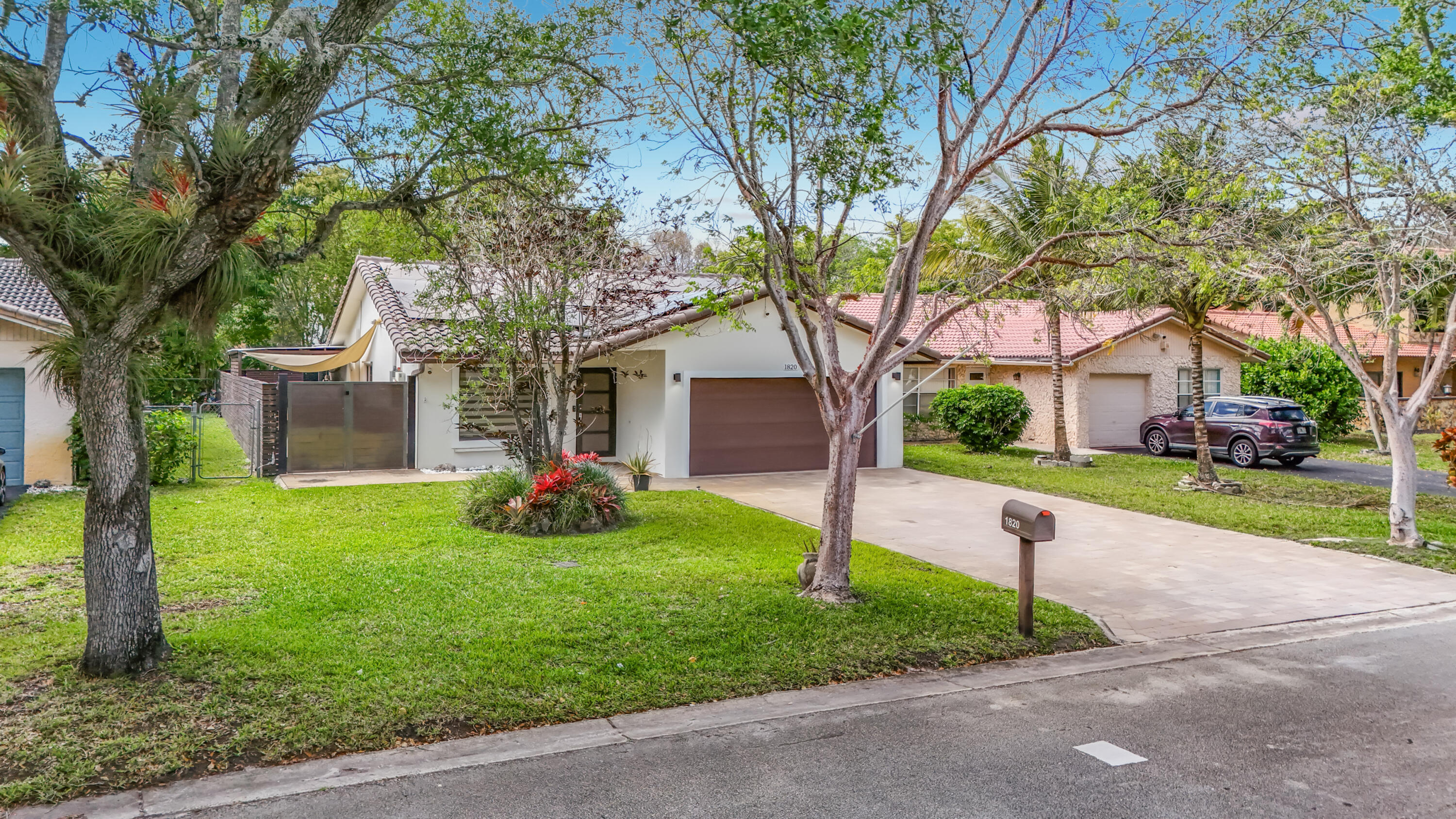 CORAL SPRINGS UNIVERSITY DRIVE - Residential