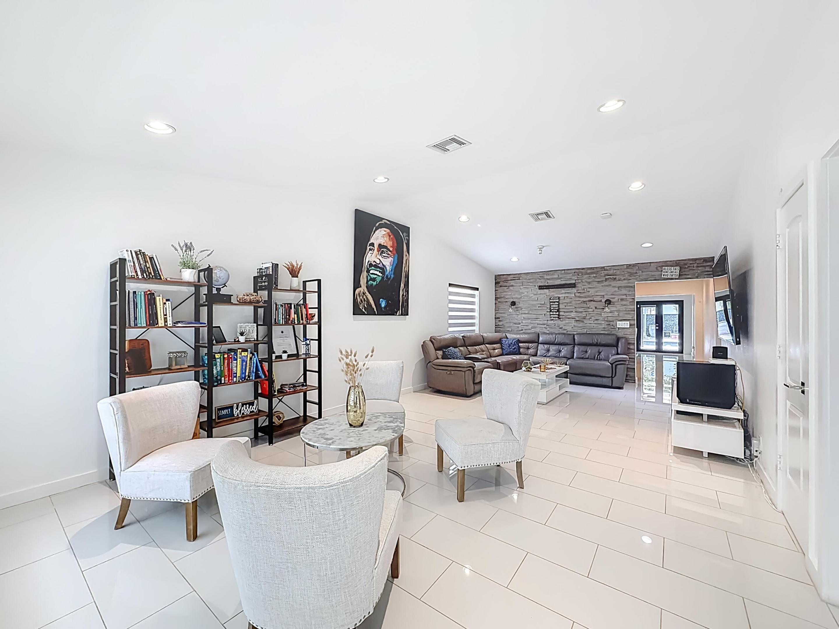 CORAL SPRINGS UNIVERSITY DRIVE - Residential