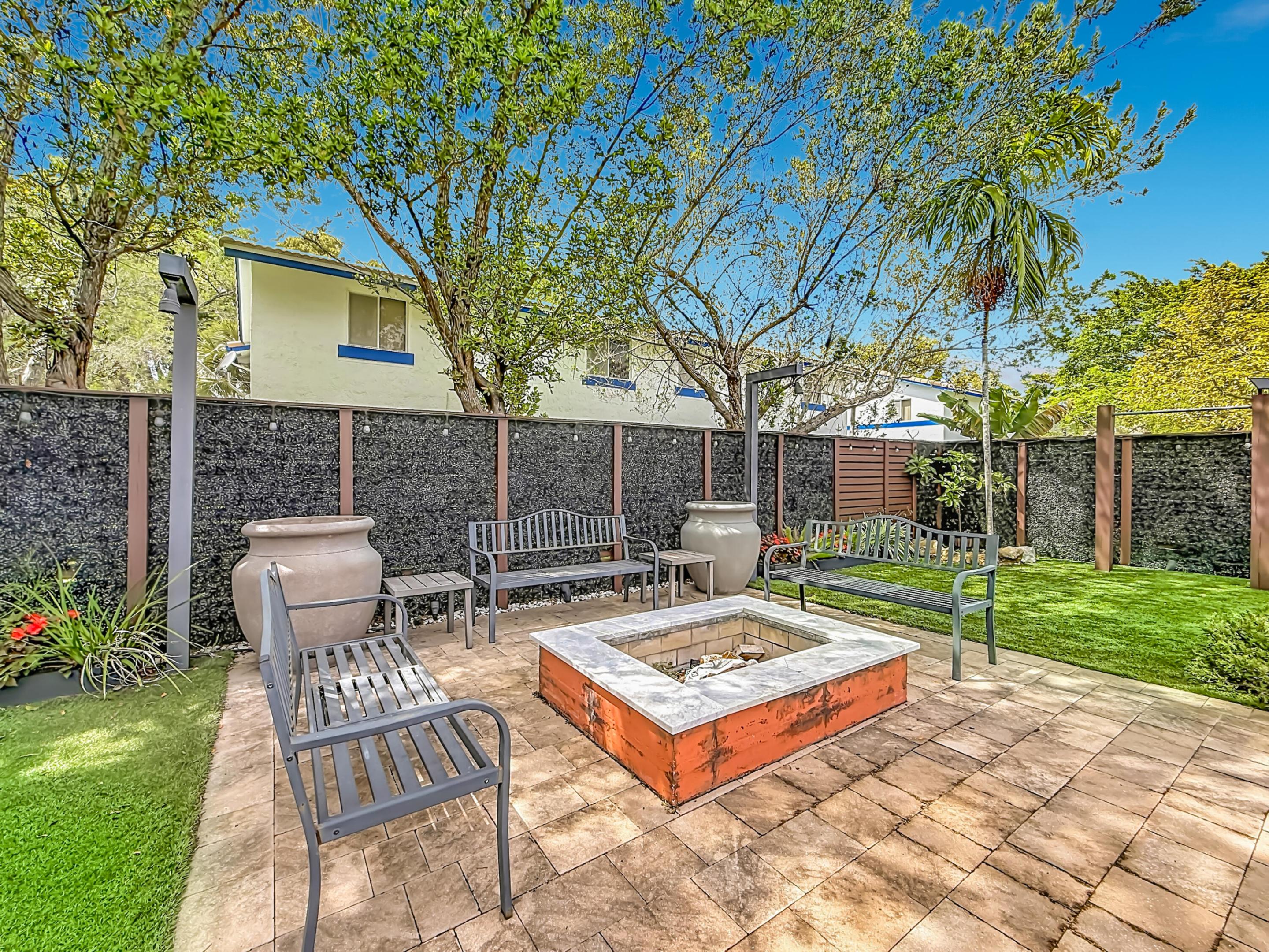 CORAL SPRINGS UNIVERSITY DRIVE - Residential