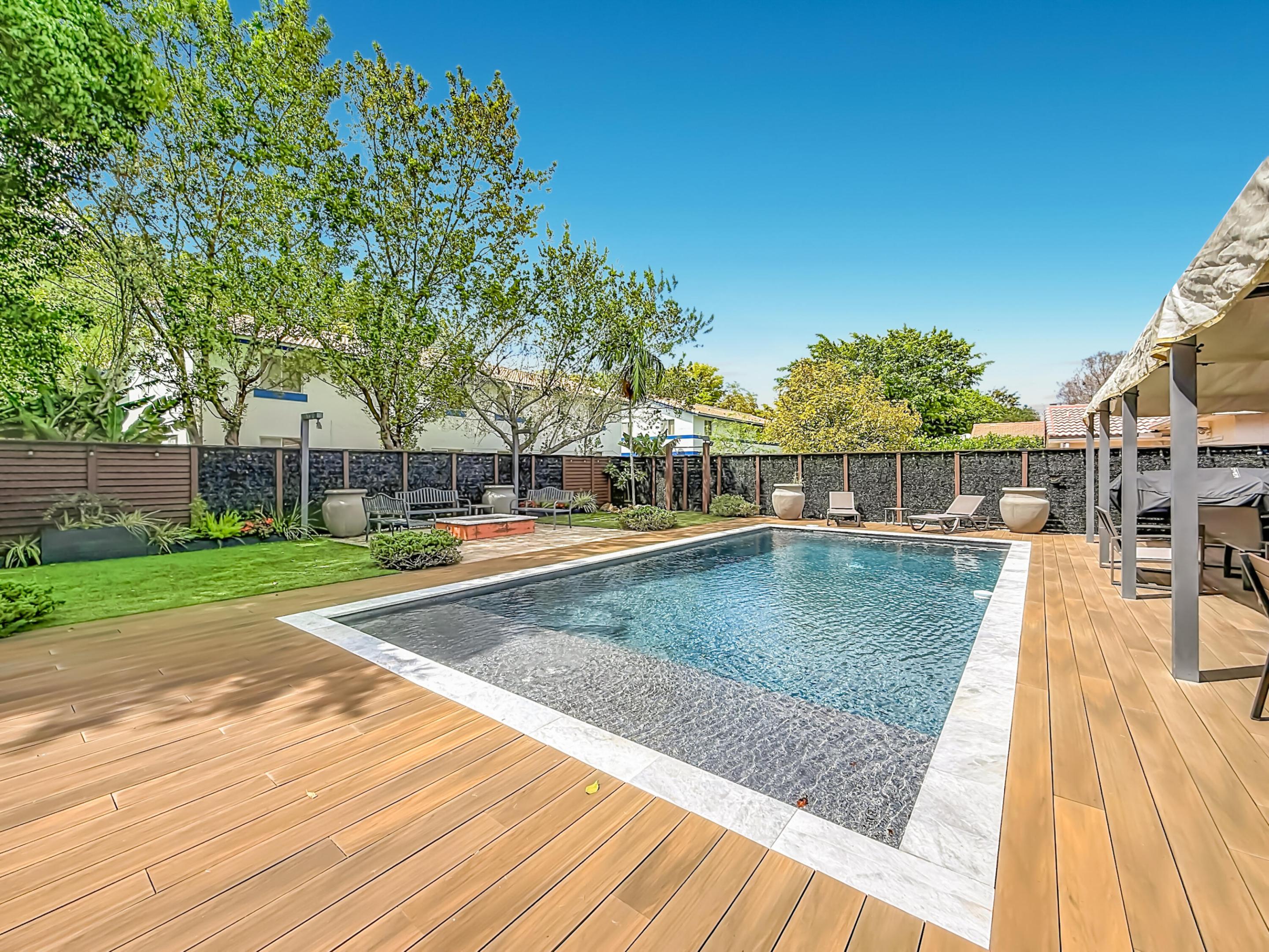 CORAL SPRINGS UNIVERSITY DRIVE - Residential