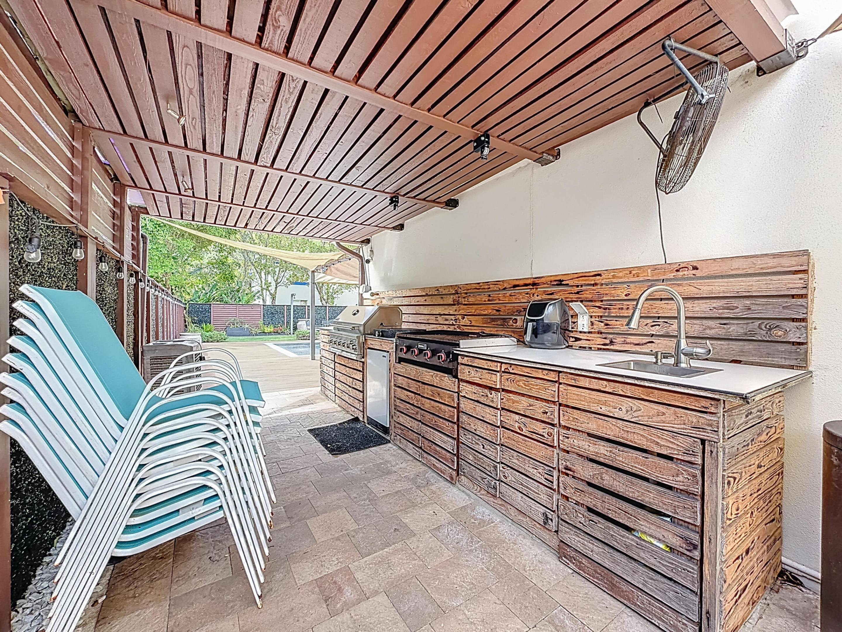 CORAL SPRINGS UNIVERSITY DRIVE - Residential