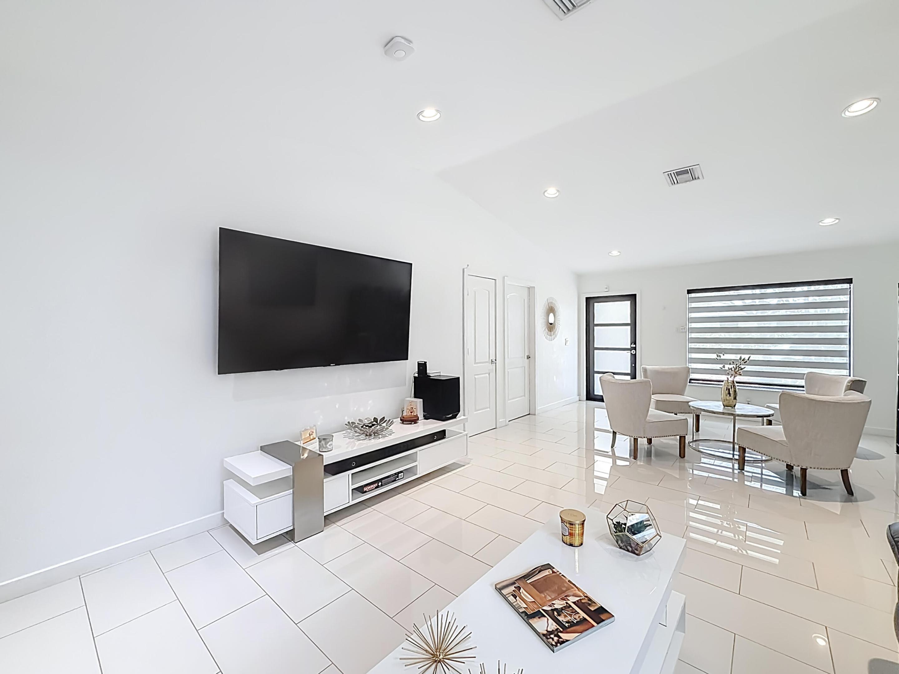 CORAL SPRINGS UNIVERSITY DRIVE - Residential