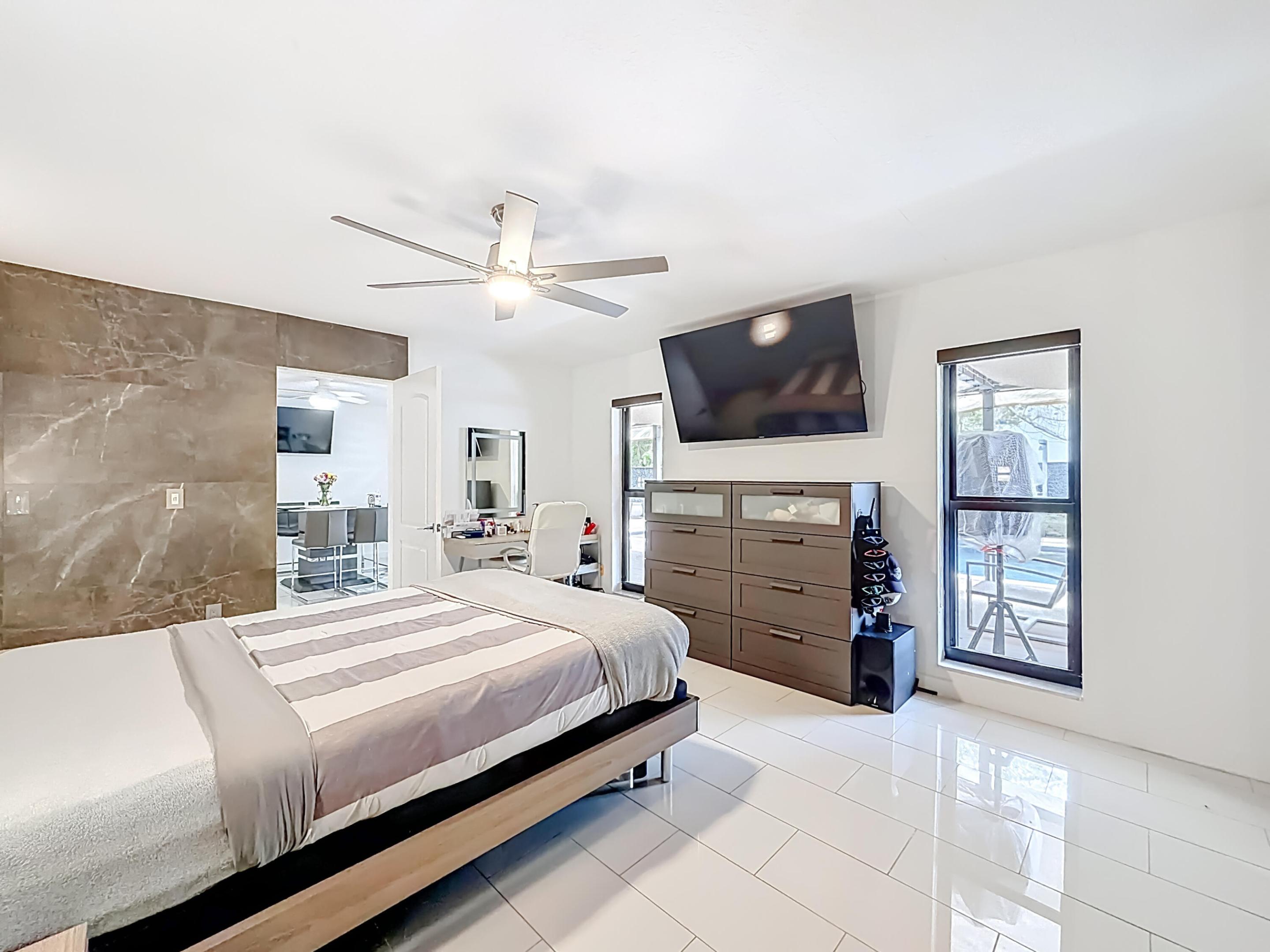 CORAL SPRINGS UNIVERSITY DRIVE - Residential