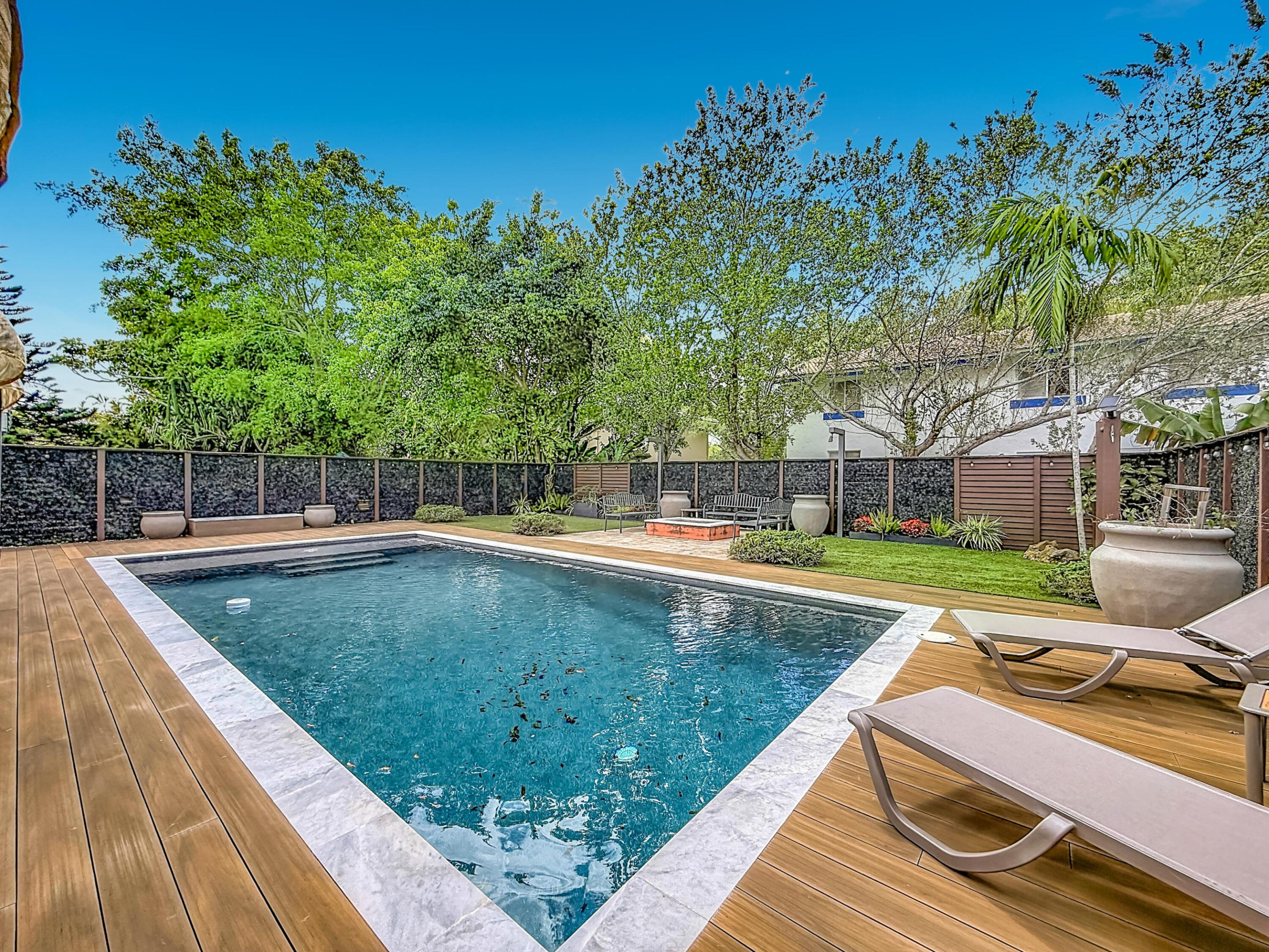 CORAL SPRINGS UNIVERSITY DRIVE - Residential