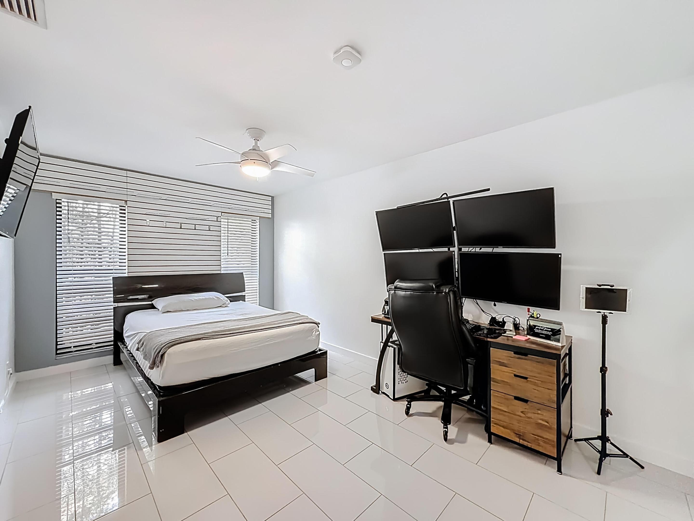 CORAL SPRINGS UNIVERSITY DRIVE - Residential