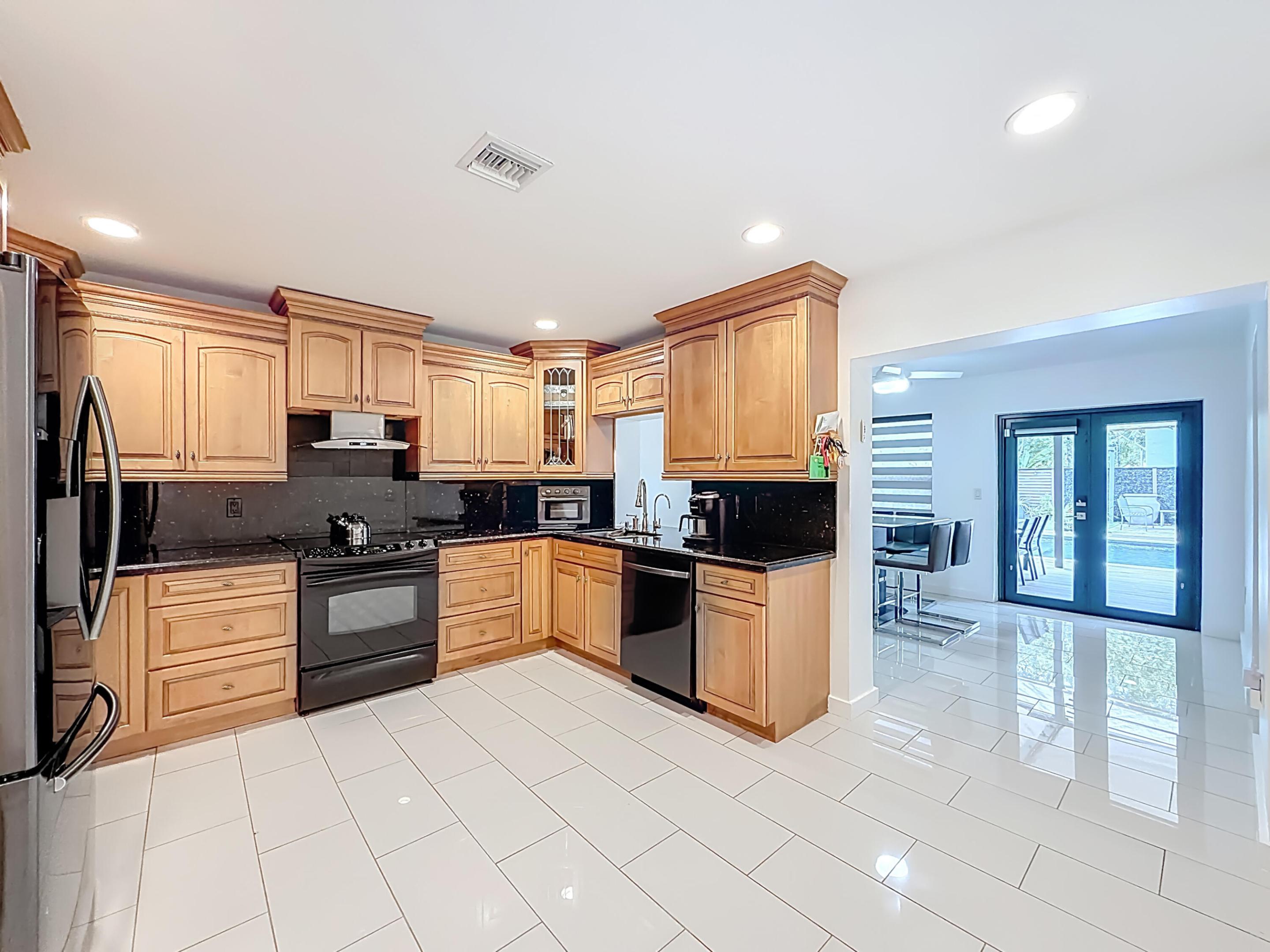 CORAL SPRINGS UNIVERSITY DRIVE - Residential