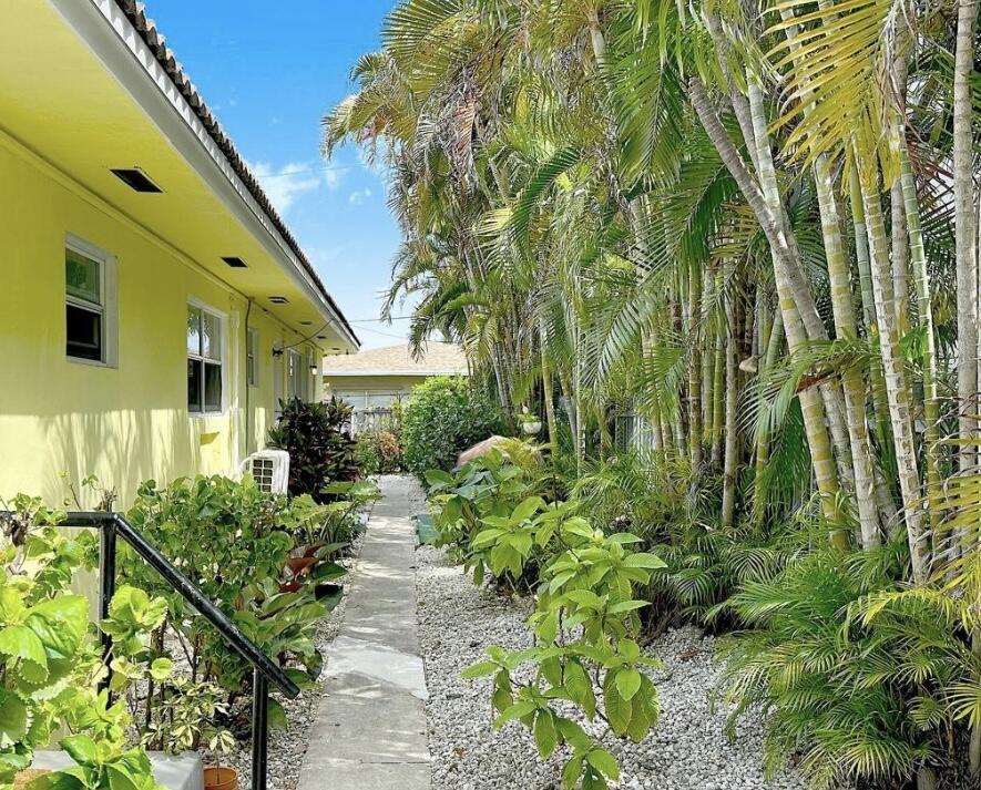 CAUSEWAY BAYFRONTS - Residential Income
