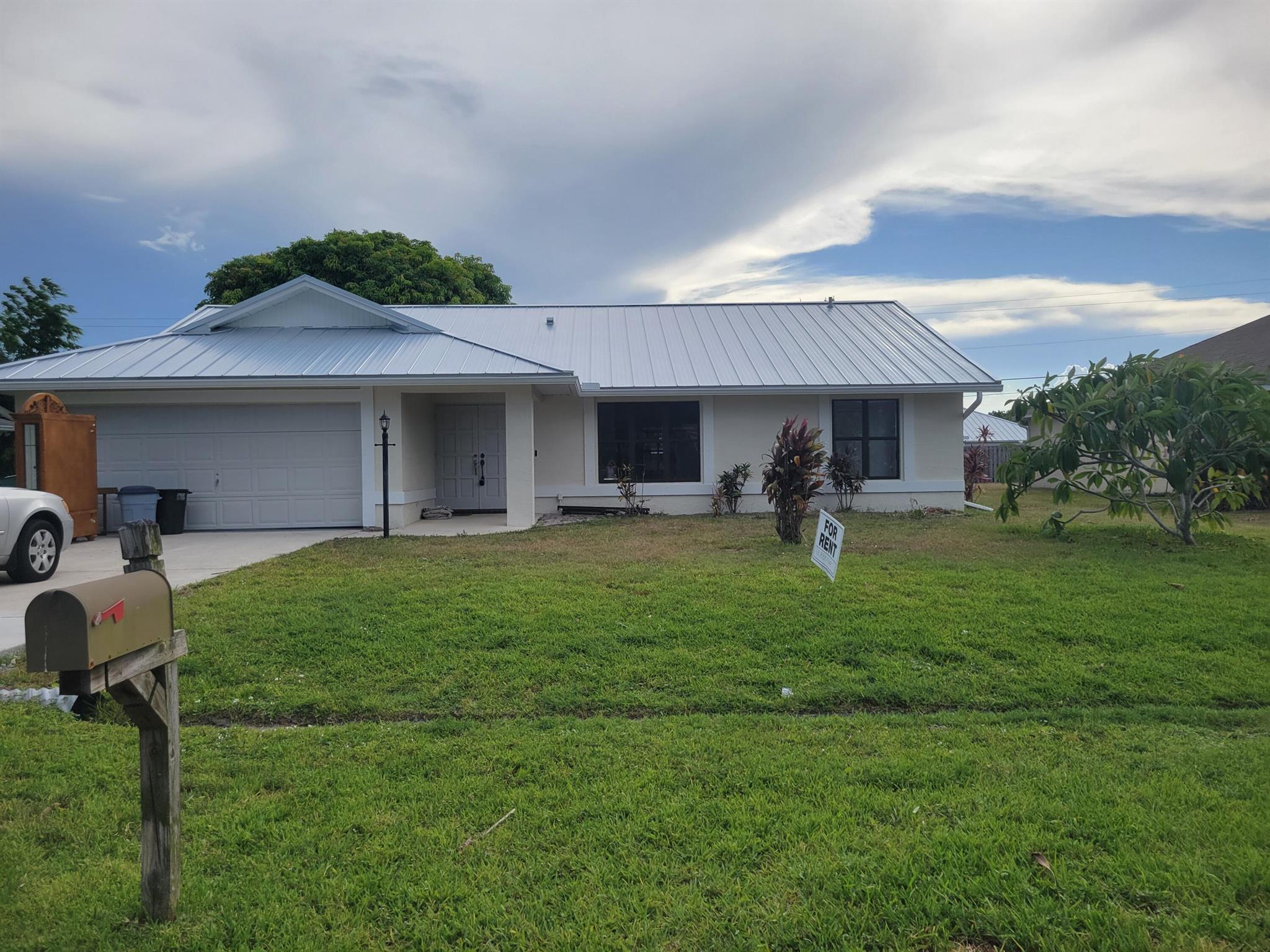 3 Bedroom, 2 Bath Single Family House located East of US1. Close to shops, restaurants & the waterways. Lots of space with both a Living Room & Family Room. Split Floor Plan. Screened, Covered Porch. Indoor laundry room.
