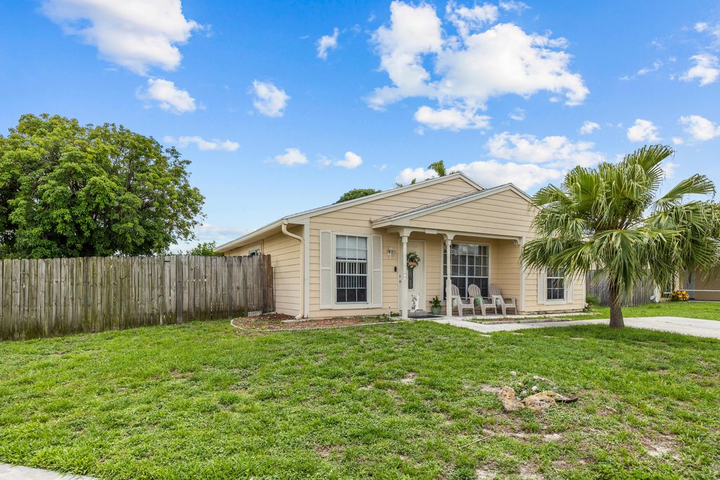 Photo of 10552 Bobbie Lane, Royal Palm Beach, FL 33411 (MLS # R11168435)