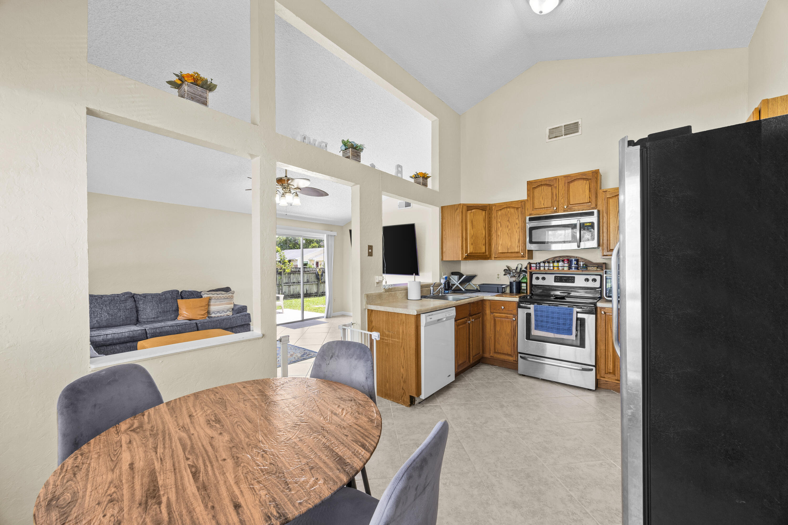 COUNTERPOINT ESTATES 7 - Residential