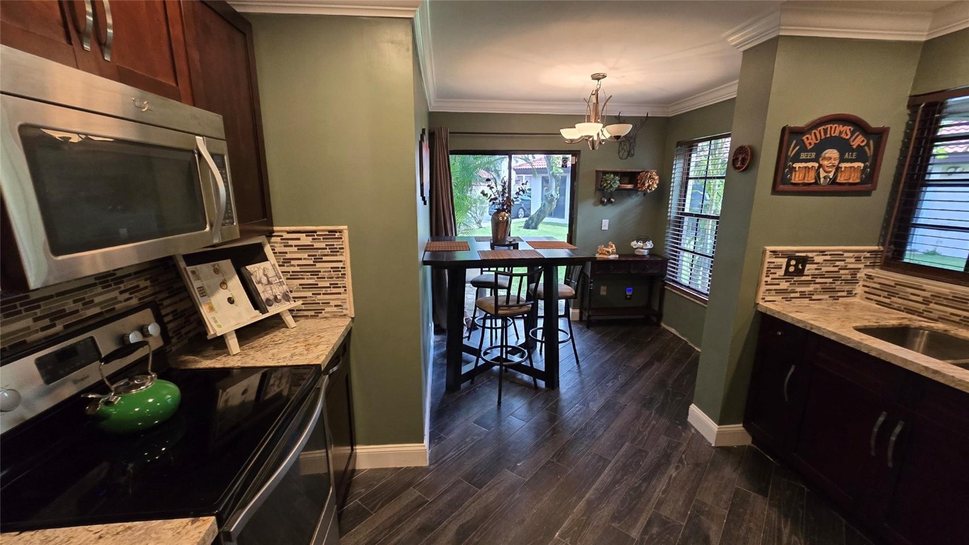 LAKEVIEW COURTS AT JACARA - Residential