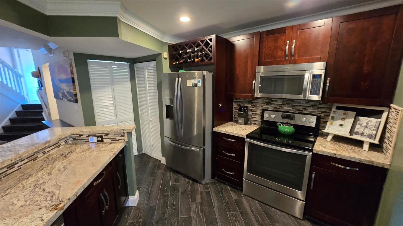 LAKEVIEW COURTS AT JACARA - Residential