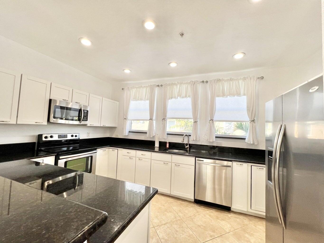 CITYSIDE CONDO - Residential Lease