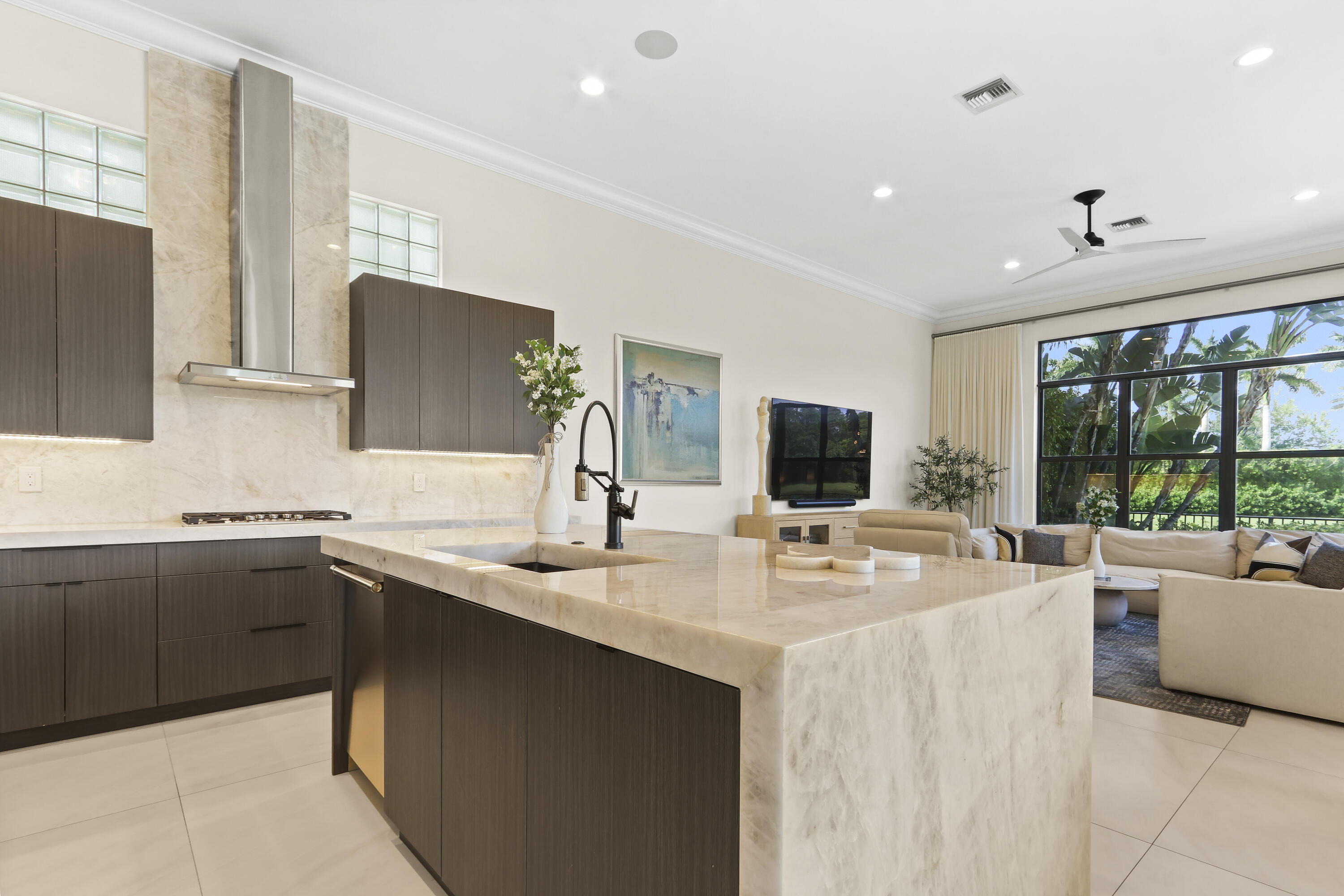 MIRASOL PARS H AND I - Residential