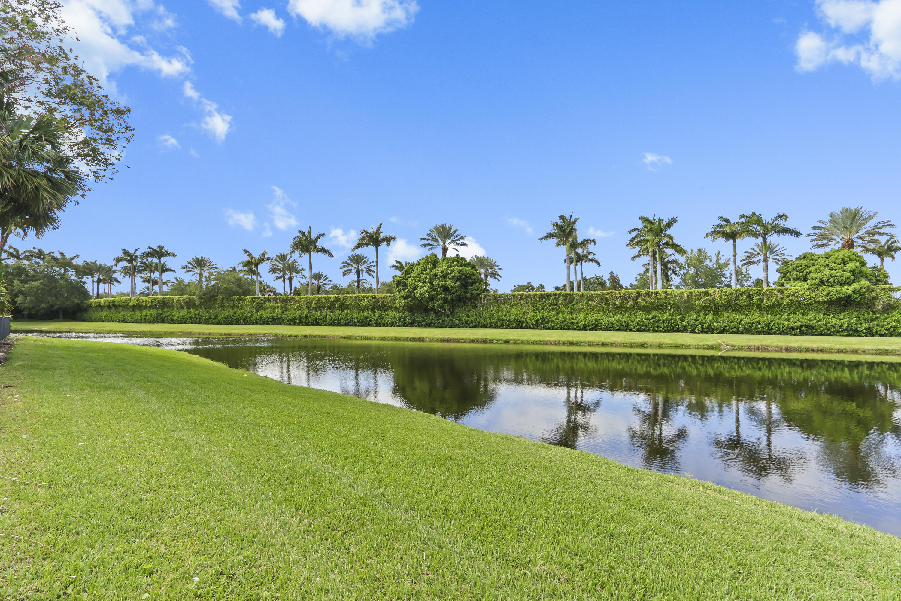 MIRASOL PARS H AND I - Residential