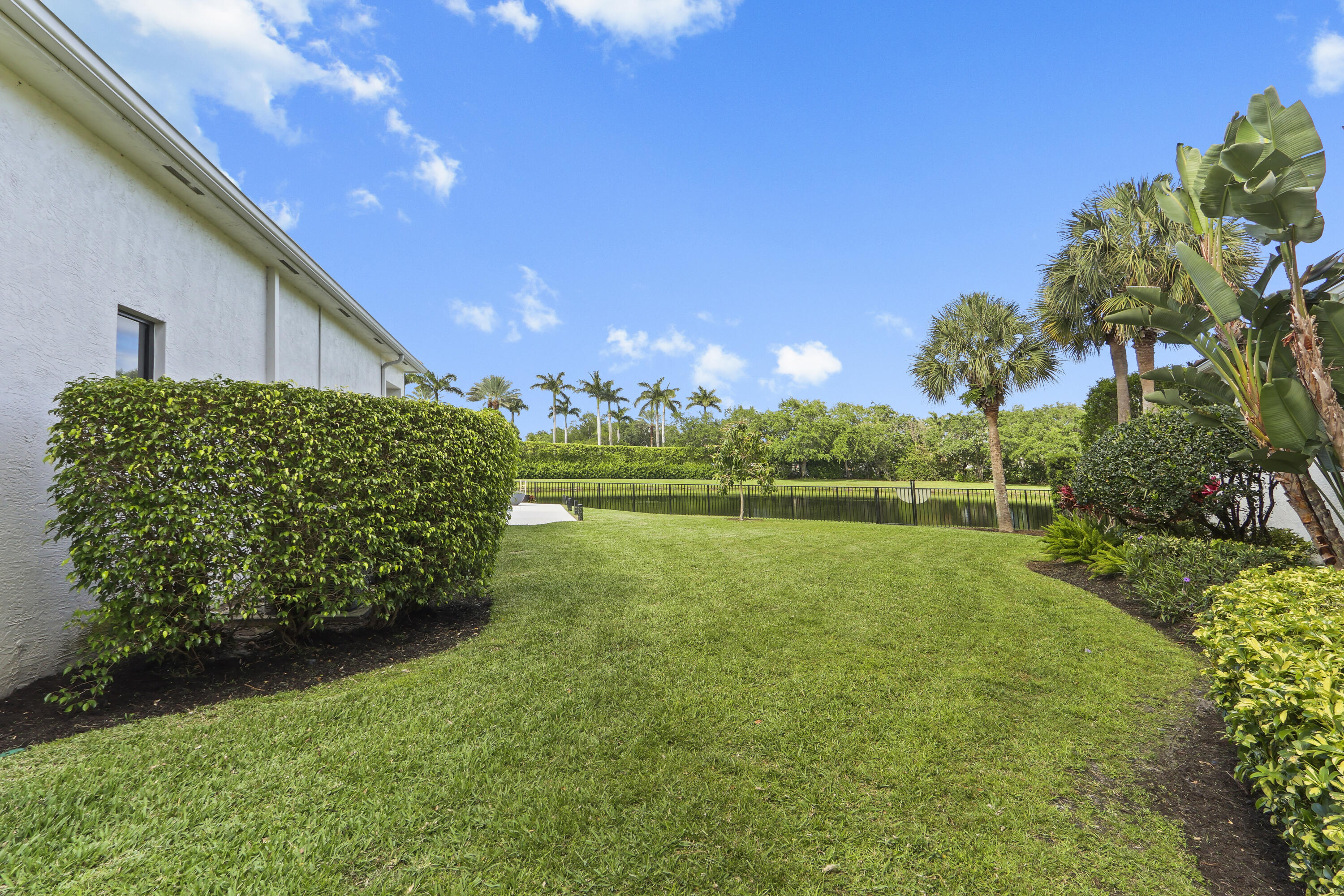 MIRASOL PARS H AND I - Residential