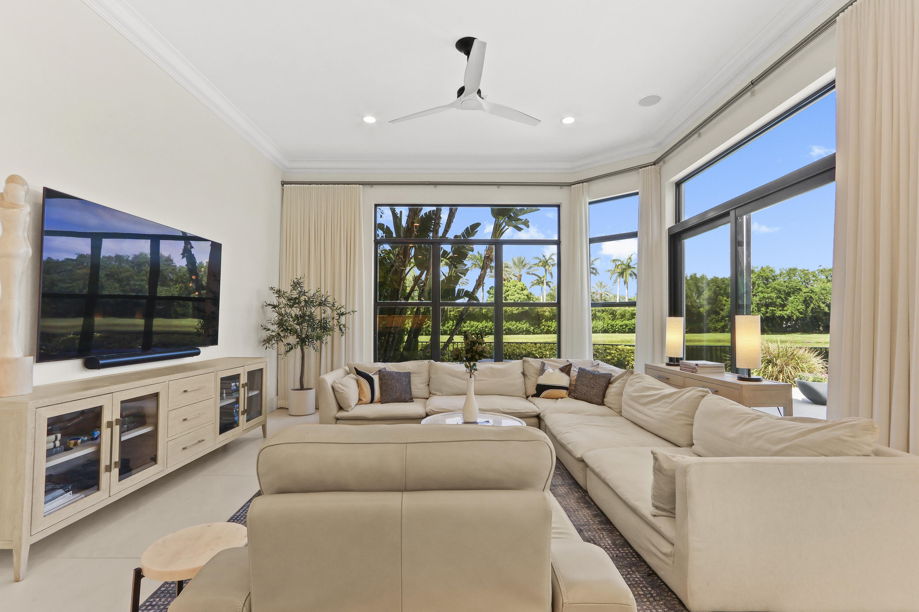 MIRASOL PARS H AND I - Residential