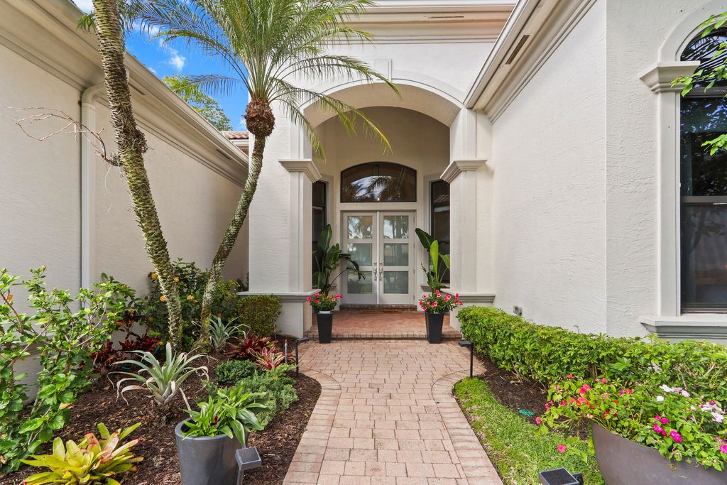Photo of 408 Via, Palm Beach Gardens, FL 33418 (MLS # B26018895)