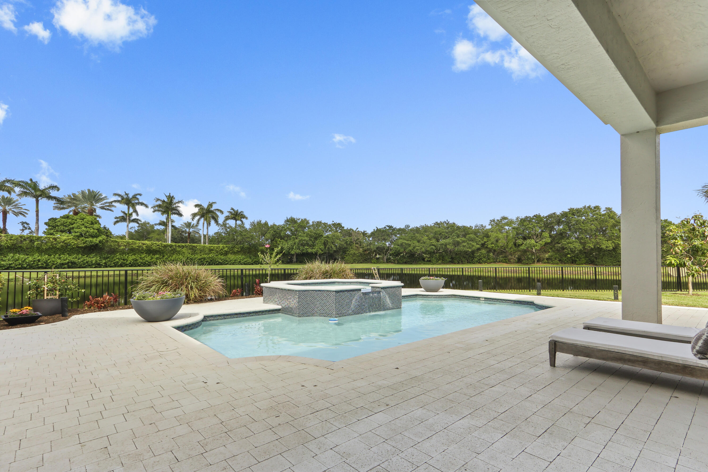 MIRASOL PARS H AND I - Residential