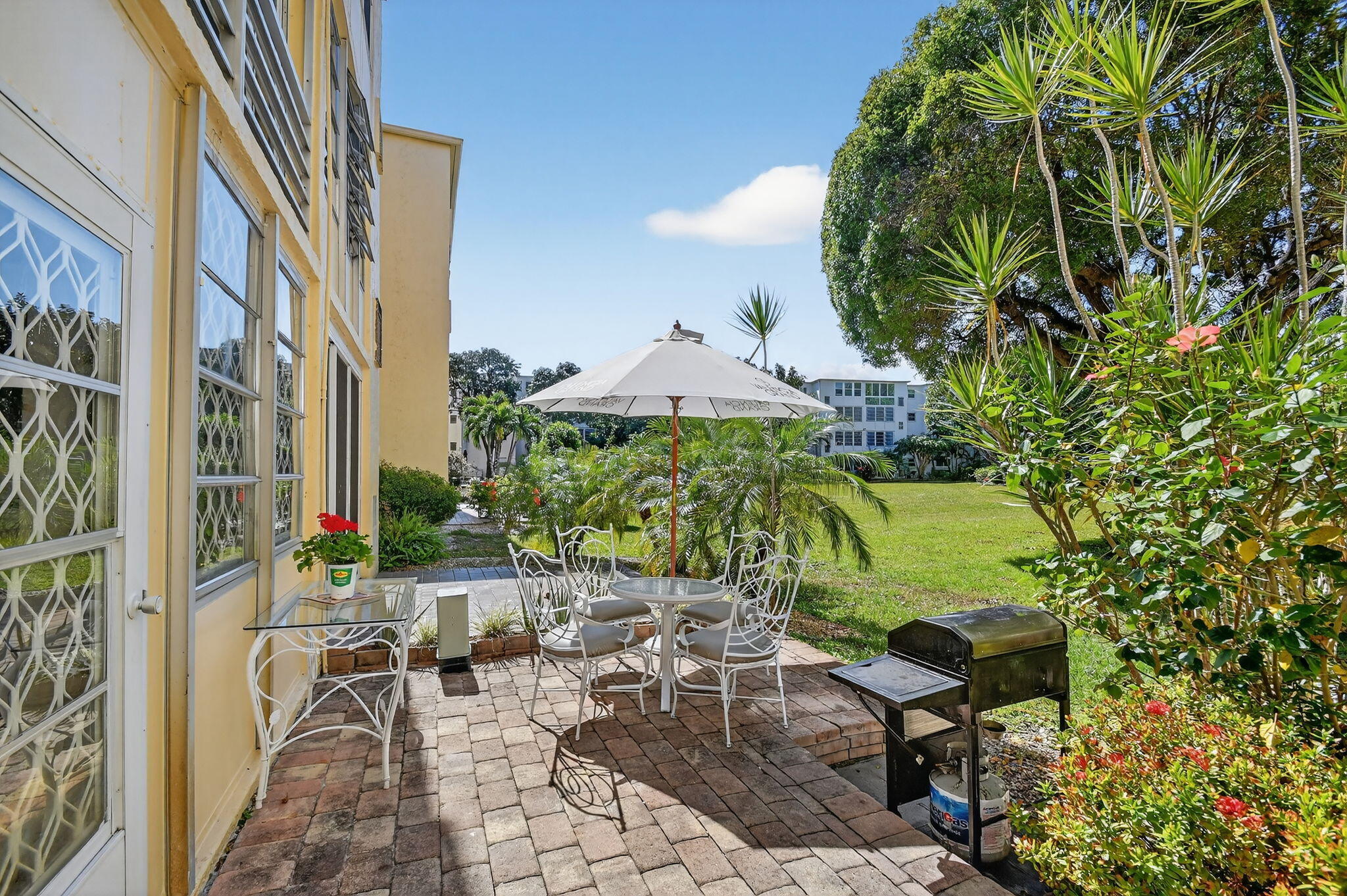 VILLAGE ROYALE GREENWOOD CONDO - Residential