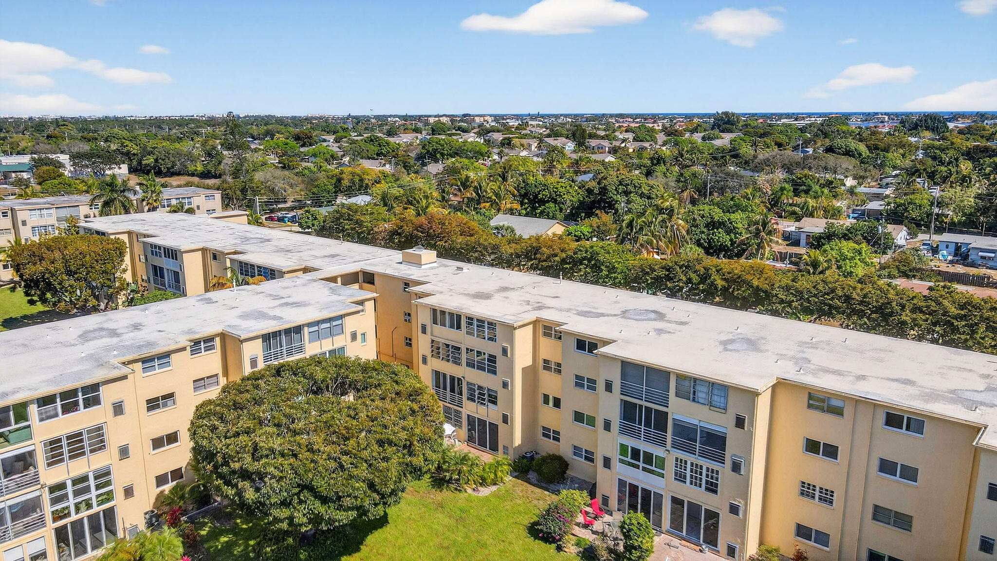 VILLAGE ROYALE GREENWOOD CONDO - Residential