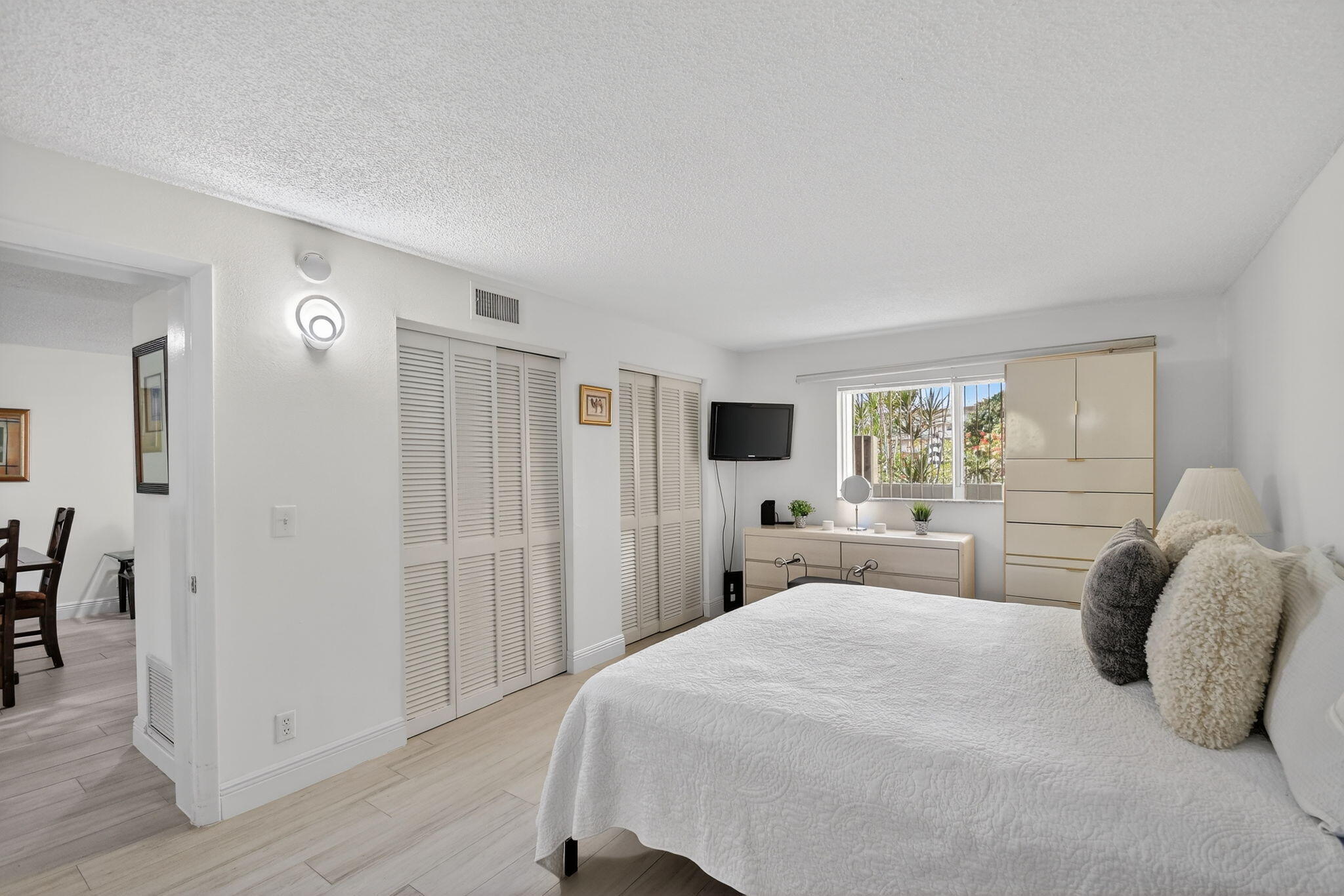 VILLAGE ROYALE GREENWOOD CONDO - Residential