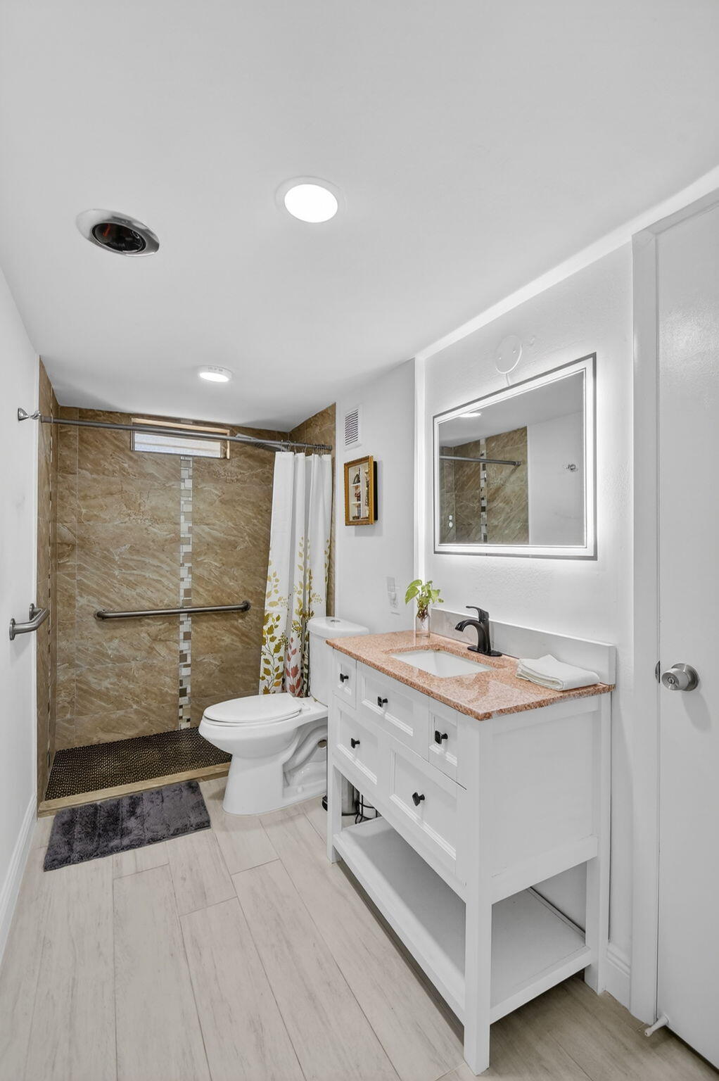 VILLAGE ROYALE GREENWOOD CONDO - Residential