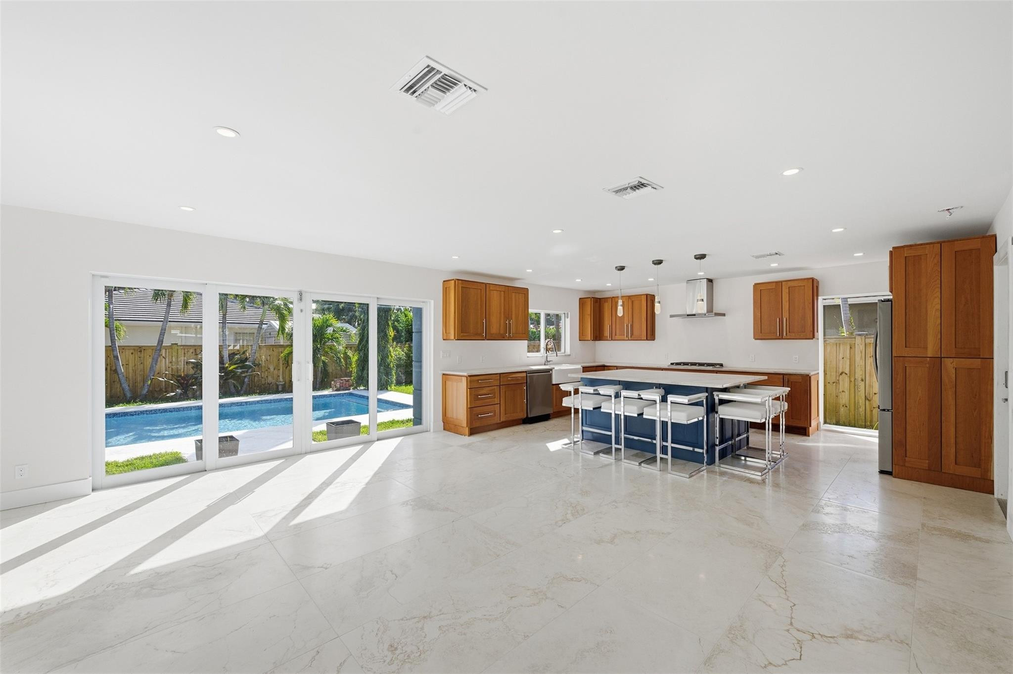 Coral Estates 32-29 B - Residential Lease