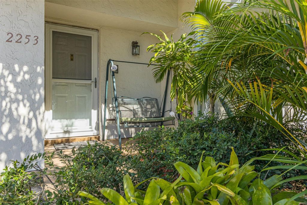 Photo of 2253 W Discovery Circle #2253, Deerfield Beach, FL 33442 (MLS # F10552856)
