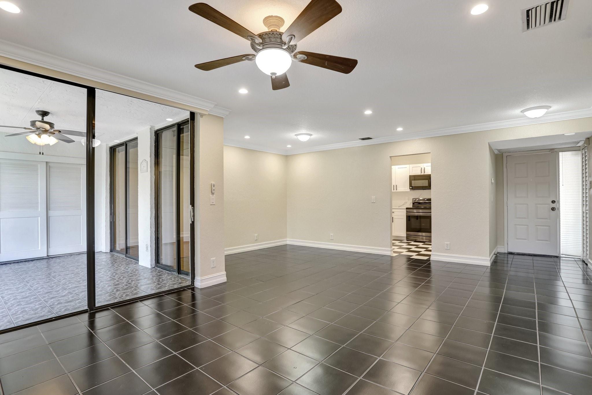 4746 NW 22nd St 4296