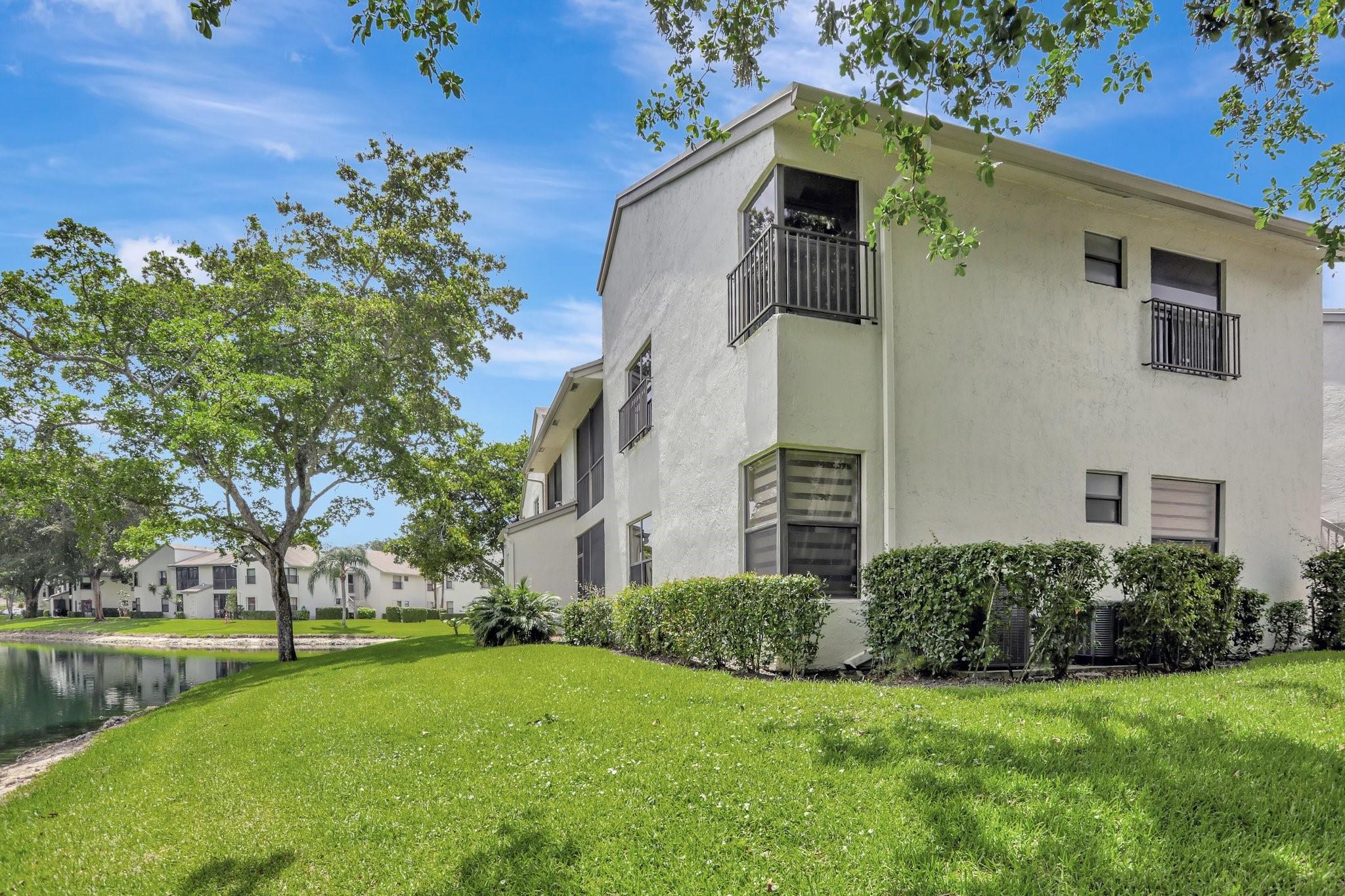 4746 NW 22nd St 4296