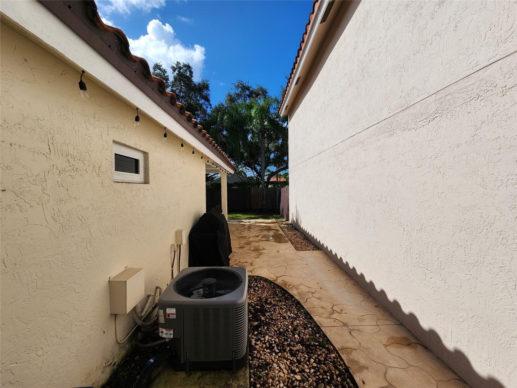 Country Isles Garden Home - Residential Lease