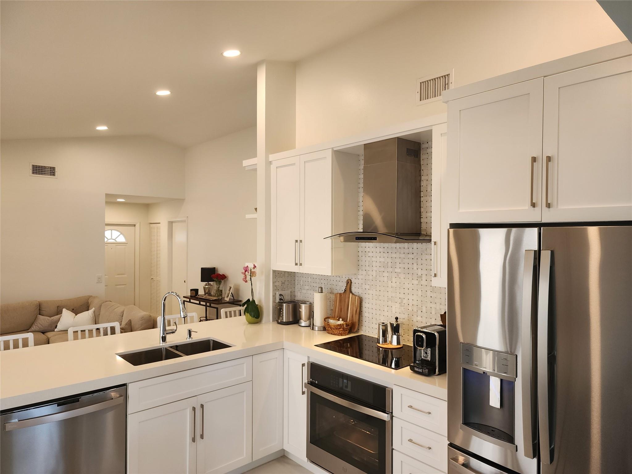 Country Isles Garden Home - Residential Lease