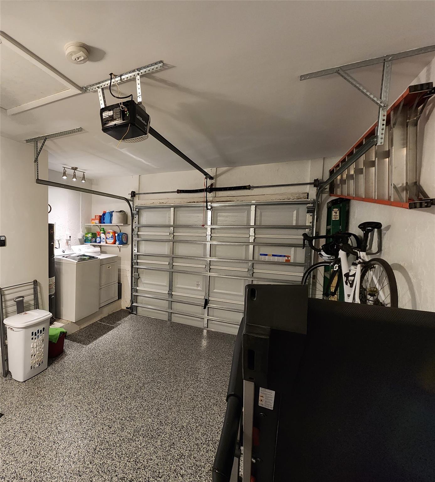 Country Isles Garden Home - Residential Lease