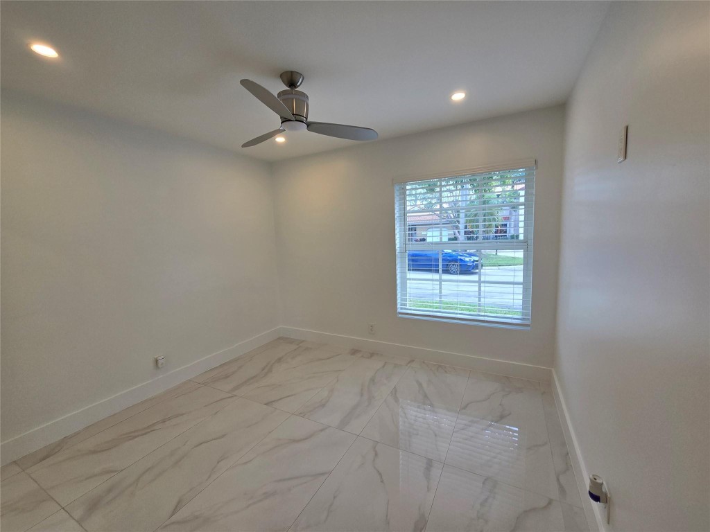 Country Isles Garden Home - Residential Lease