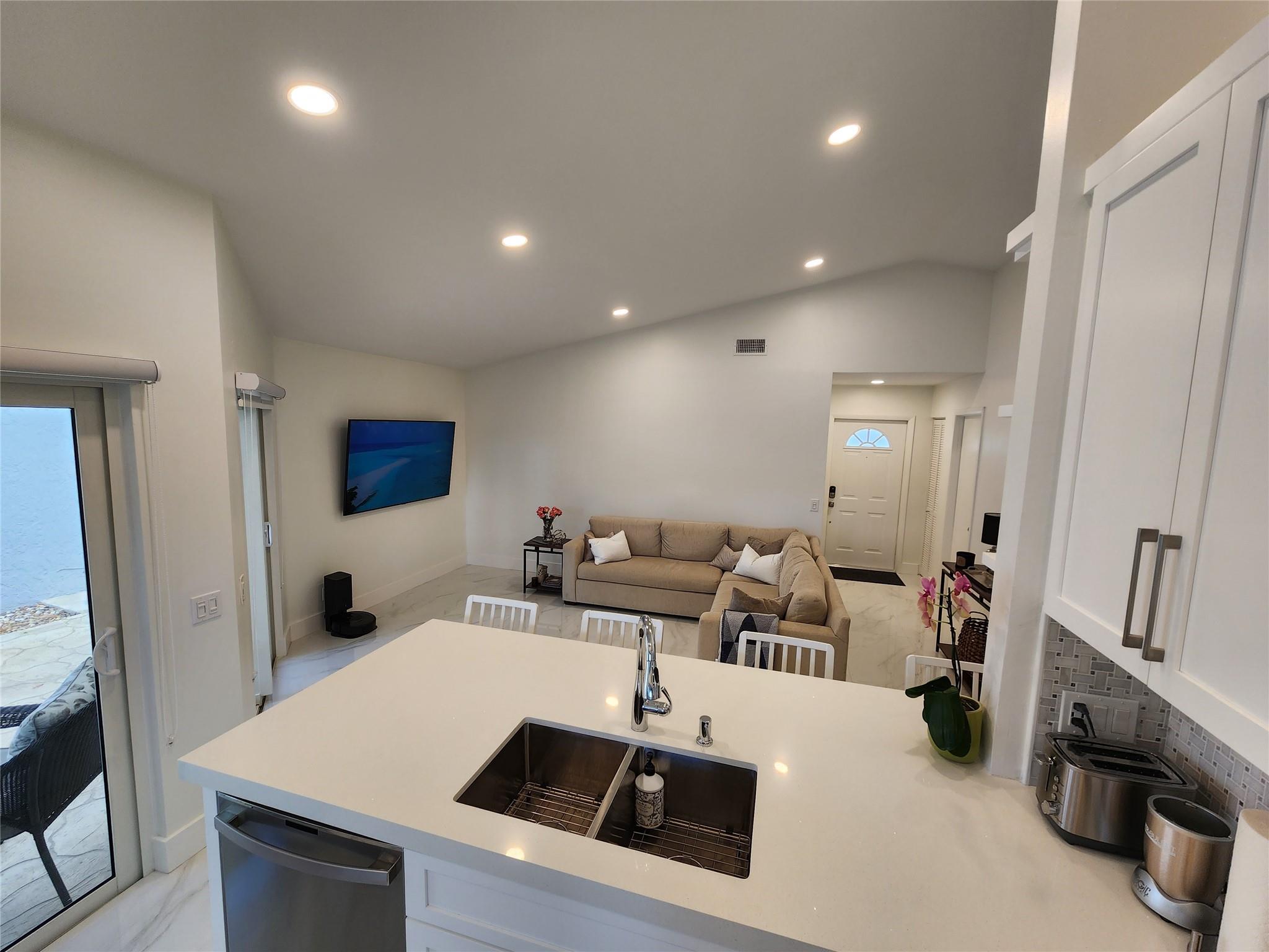 Country Isles Garden Home - Residential Lease