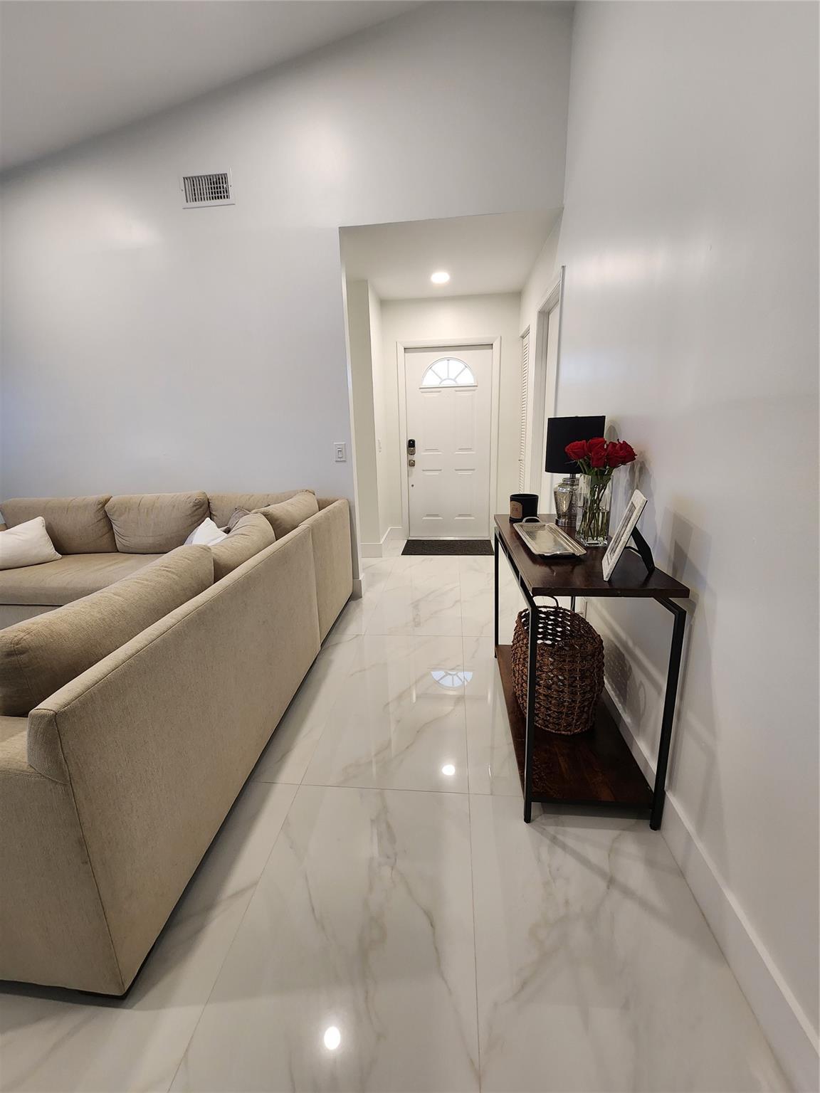 Country Isles Garden Home - Residential Lease