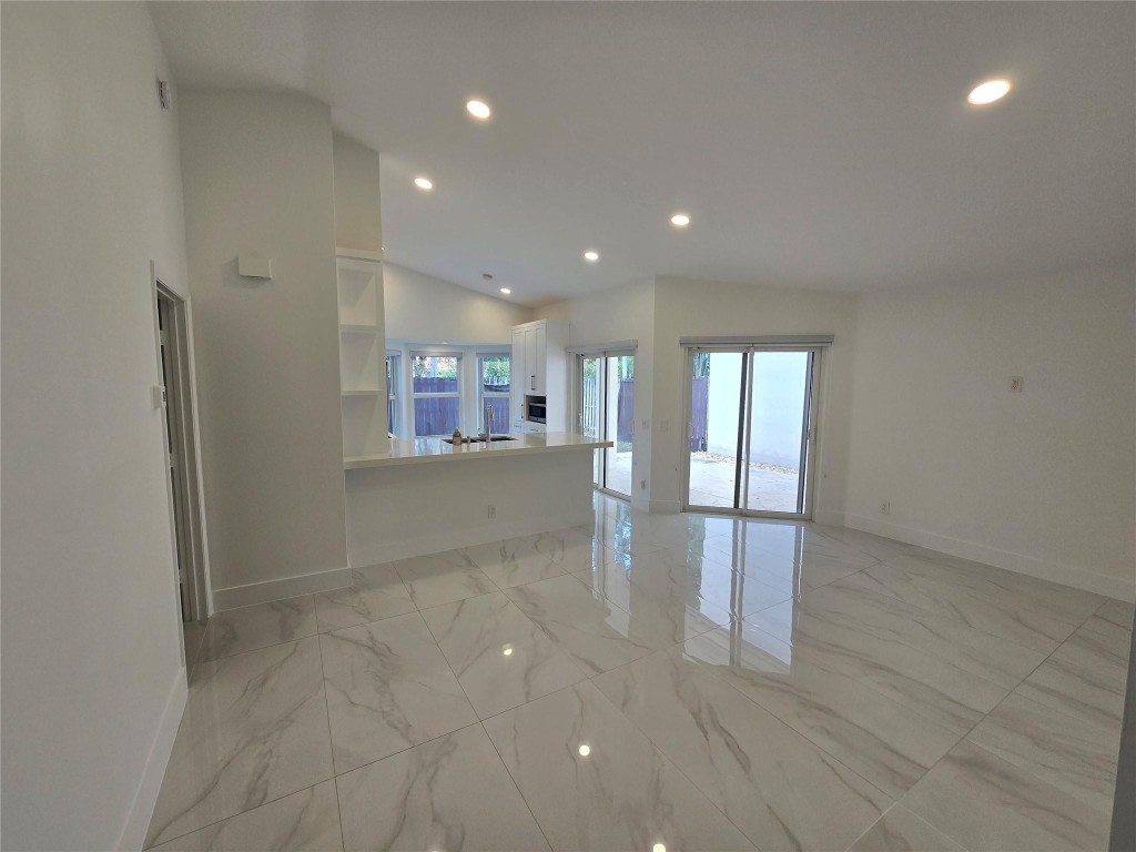 Country Isles Garden Home - Residential Lease